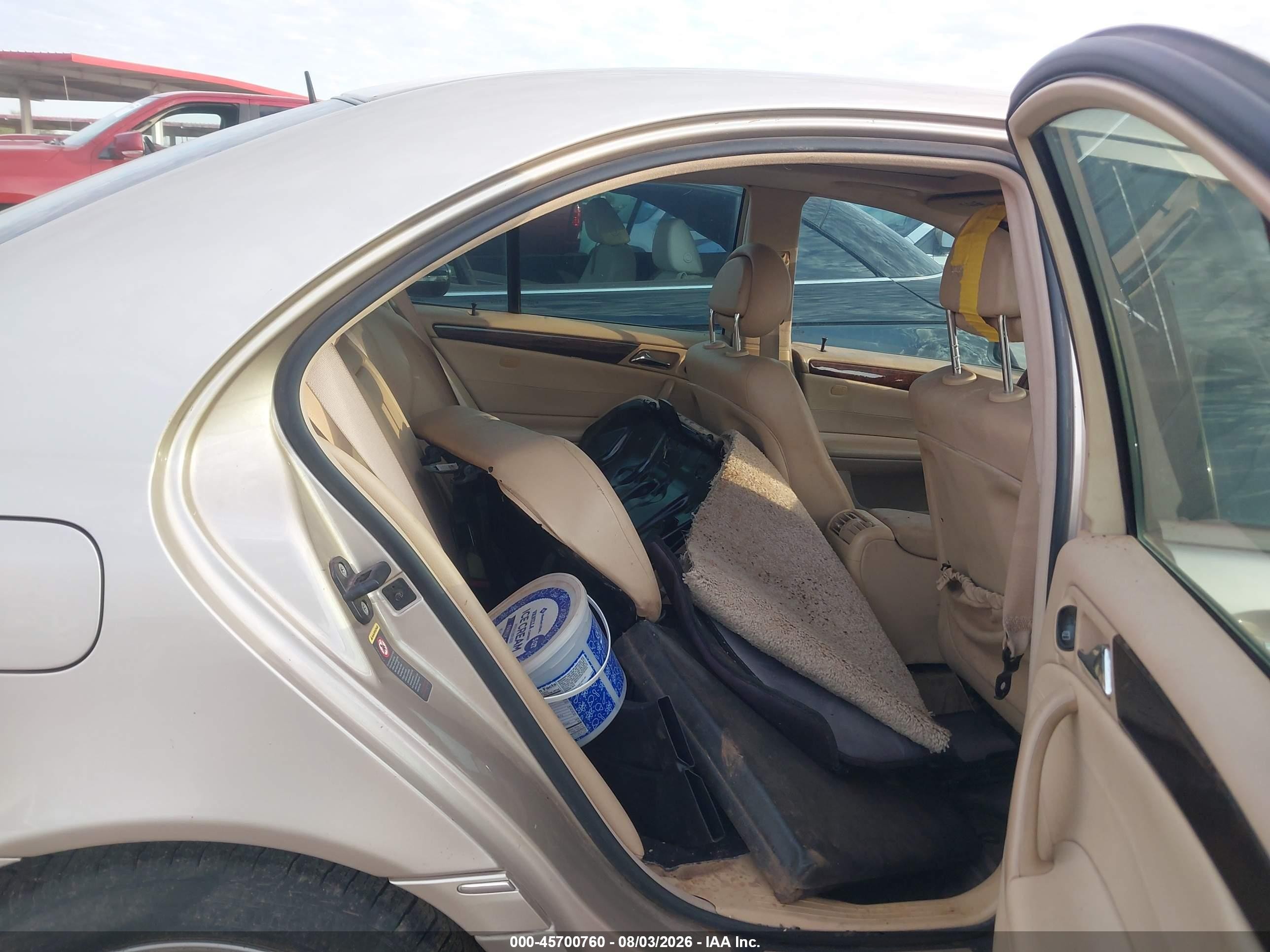 2001 Mercedes-benz C 240   Cream vin: WDBRF61J81F055793