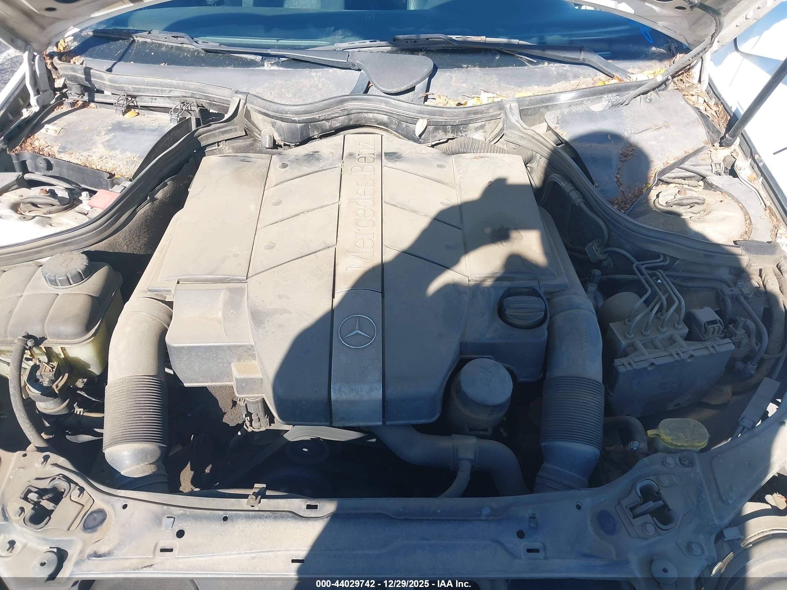 2001 Mercedes-benz C 240   White vin: WDBRF61J81F070262