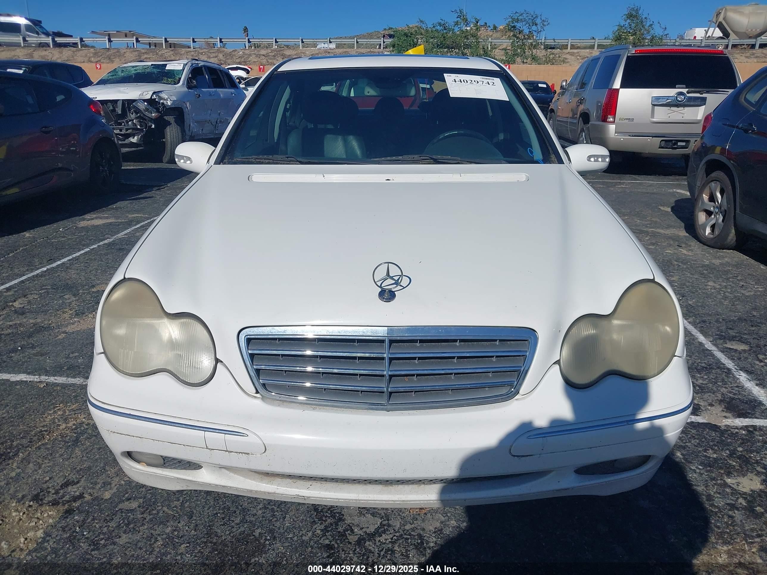 2001 Mercedes-benz C 240   White vin: WDBRF61J81F070262