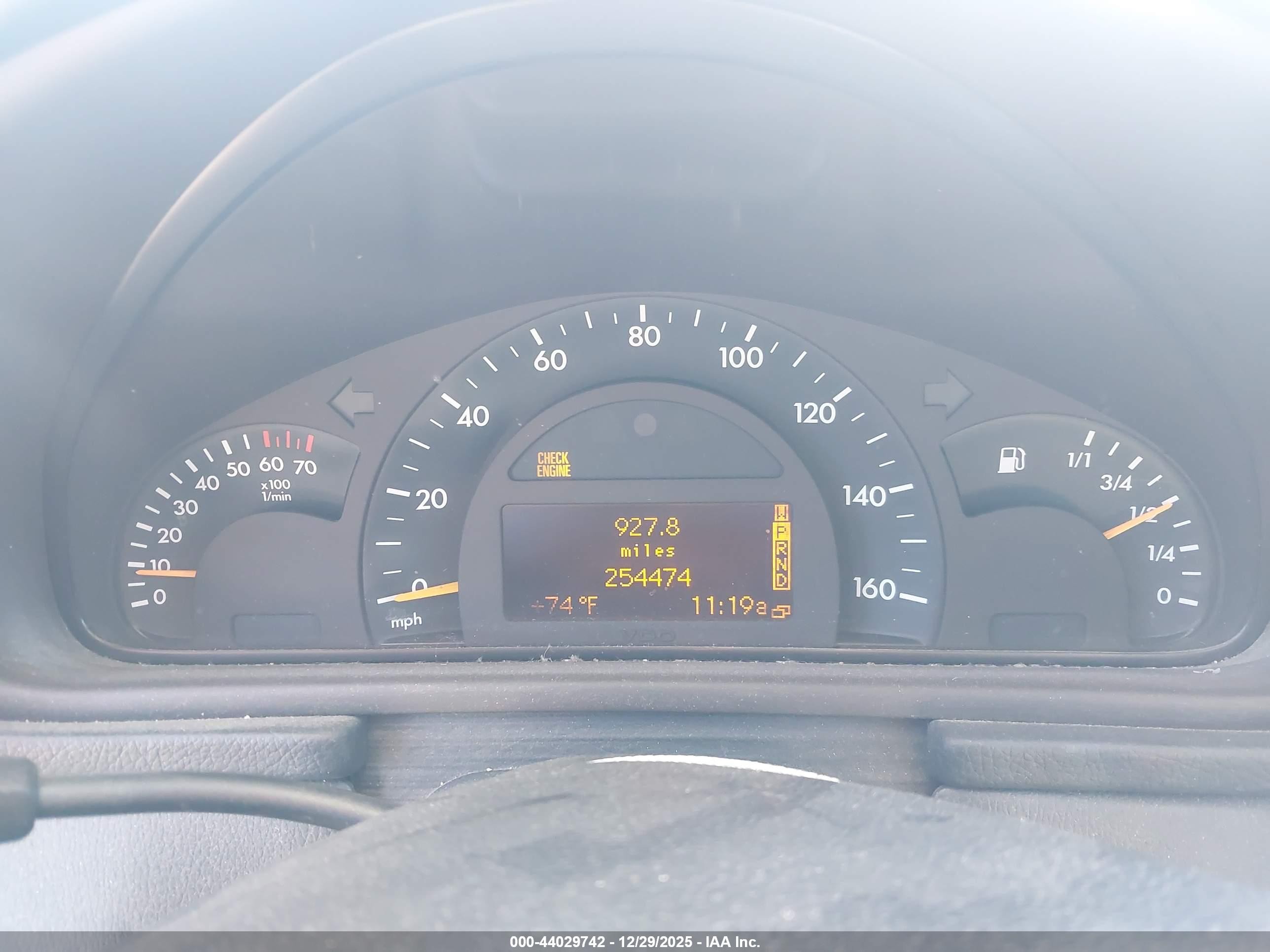 2001 Mercedes-benz C 240   White vin: WDBRF61J81F070262