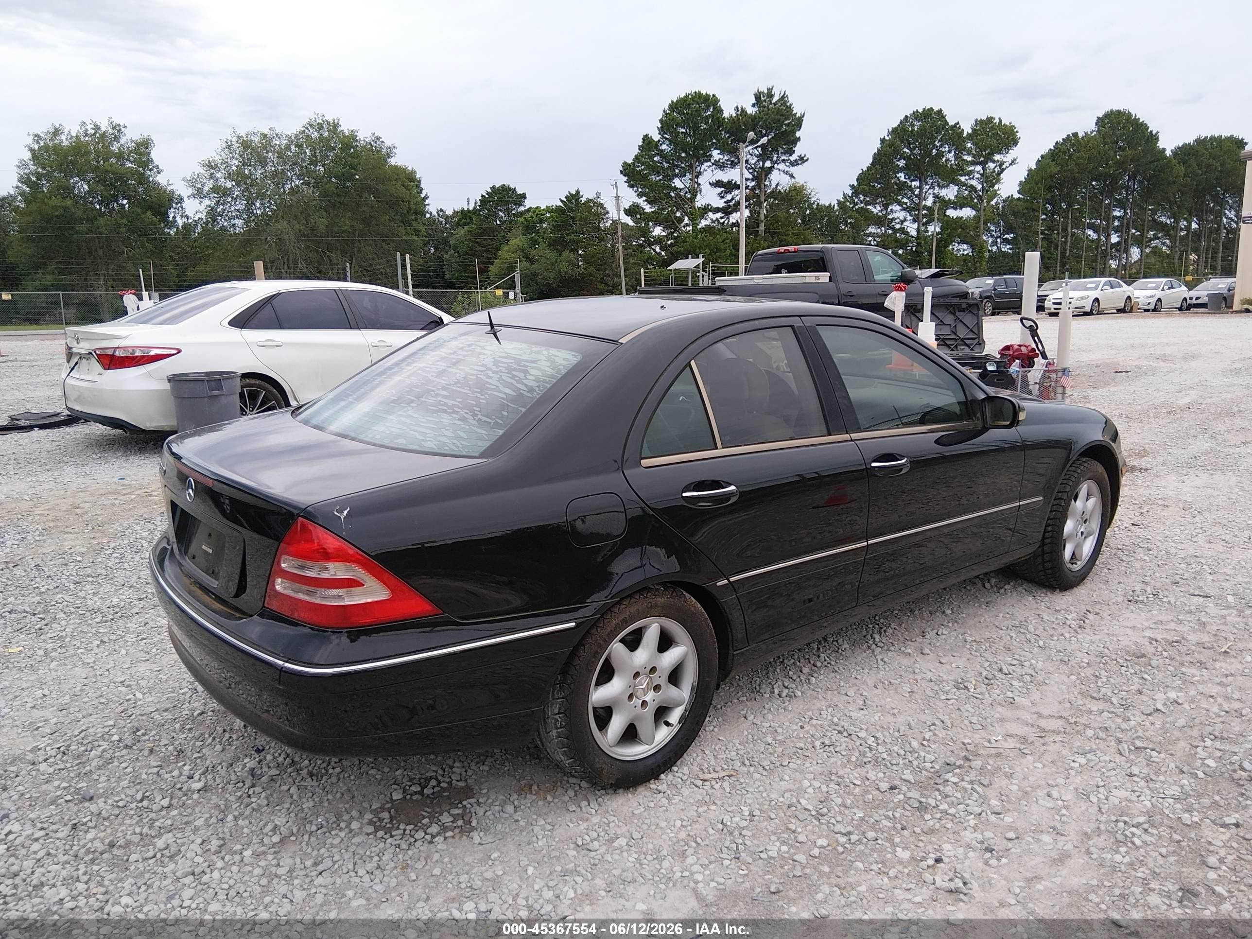 2002 Mercedes-benz C 240   Black vin: WDBRF61J82F210375