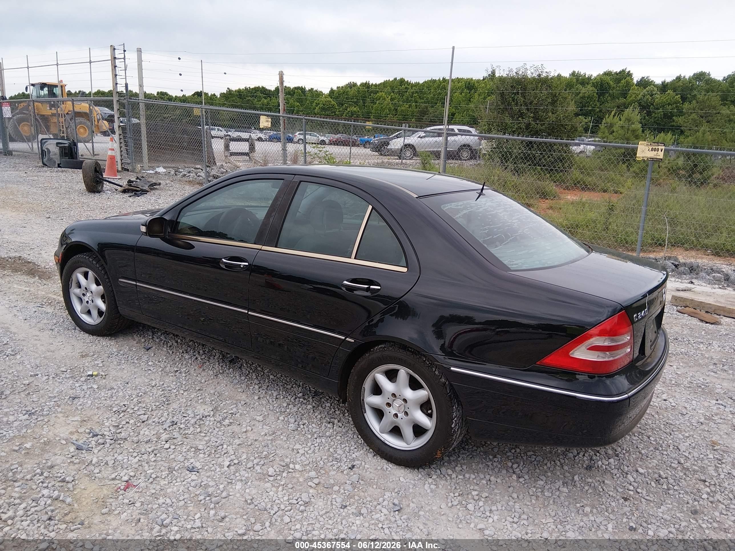 2002 Mercedes-benz C 240   Black vin: WDBRF61J82F210375