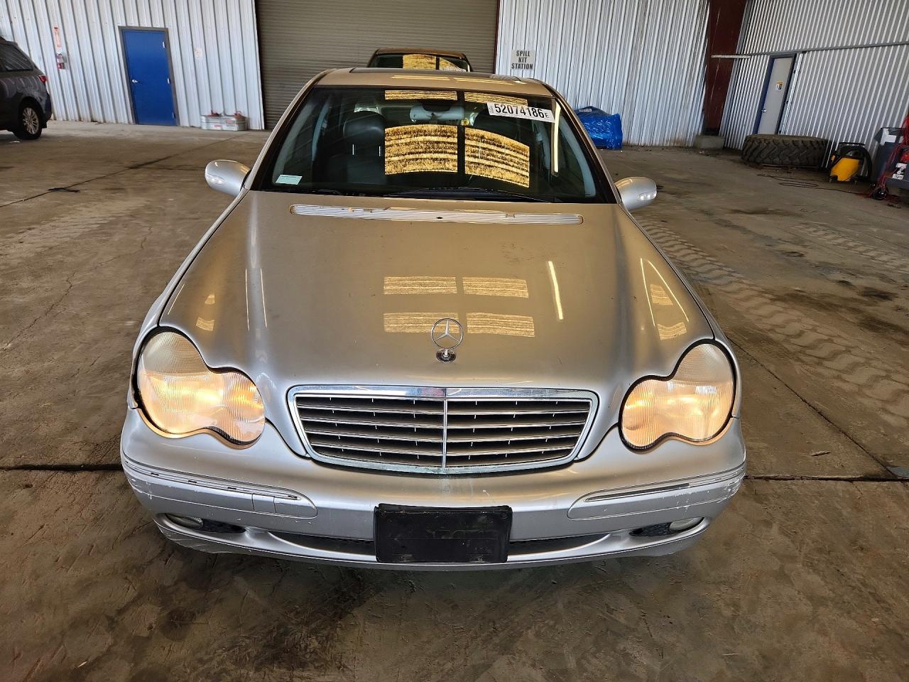 2002 Mercedes-benz C 240 Серебряный vin: WDBRF61J82F252531