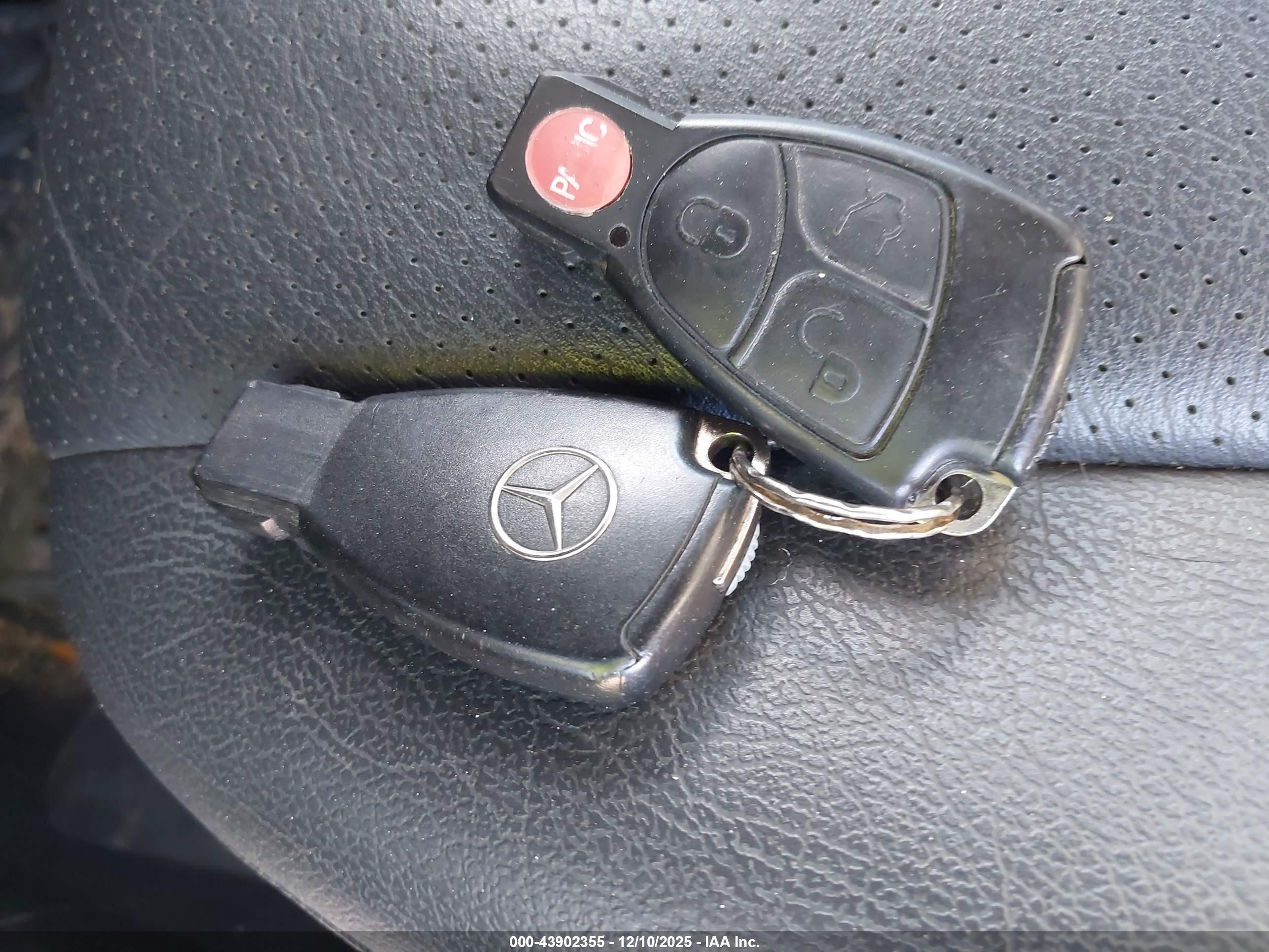 2003 Mercedes-benz C 240   Черный vin: WDBRF61J83A475893