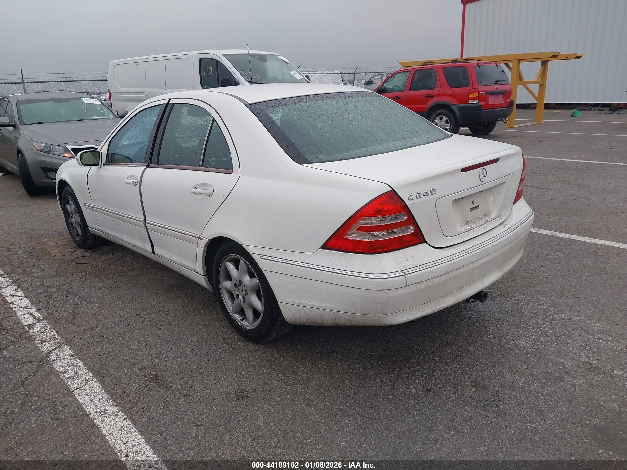 2004 Mercedes-benz C 240   White vin: WDBRF61J84A639290