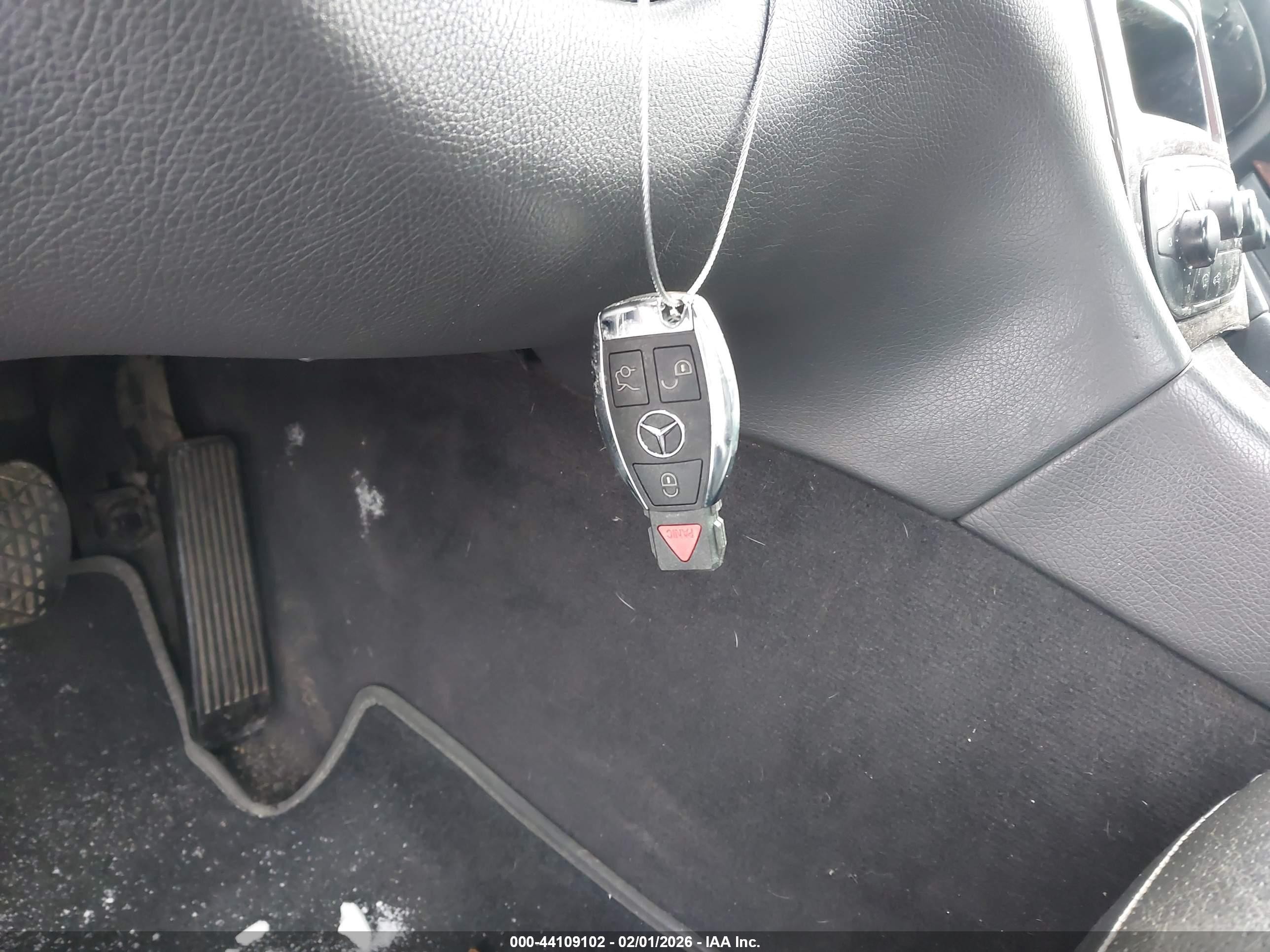 2004 Mercedes-benz C 240   White vin: WDBRF61J84A639290