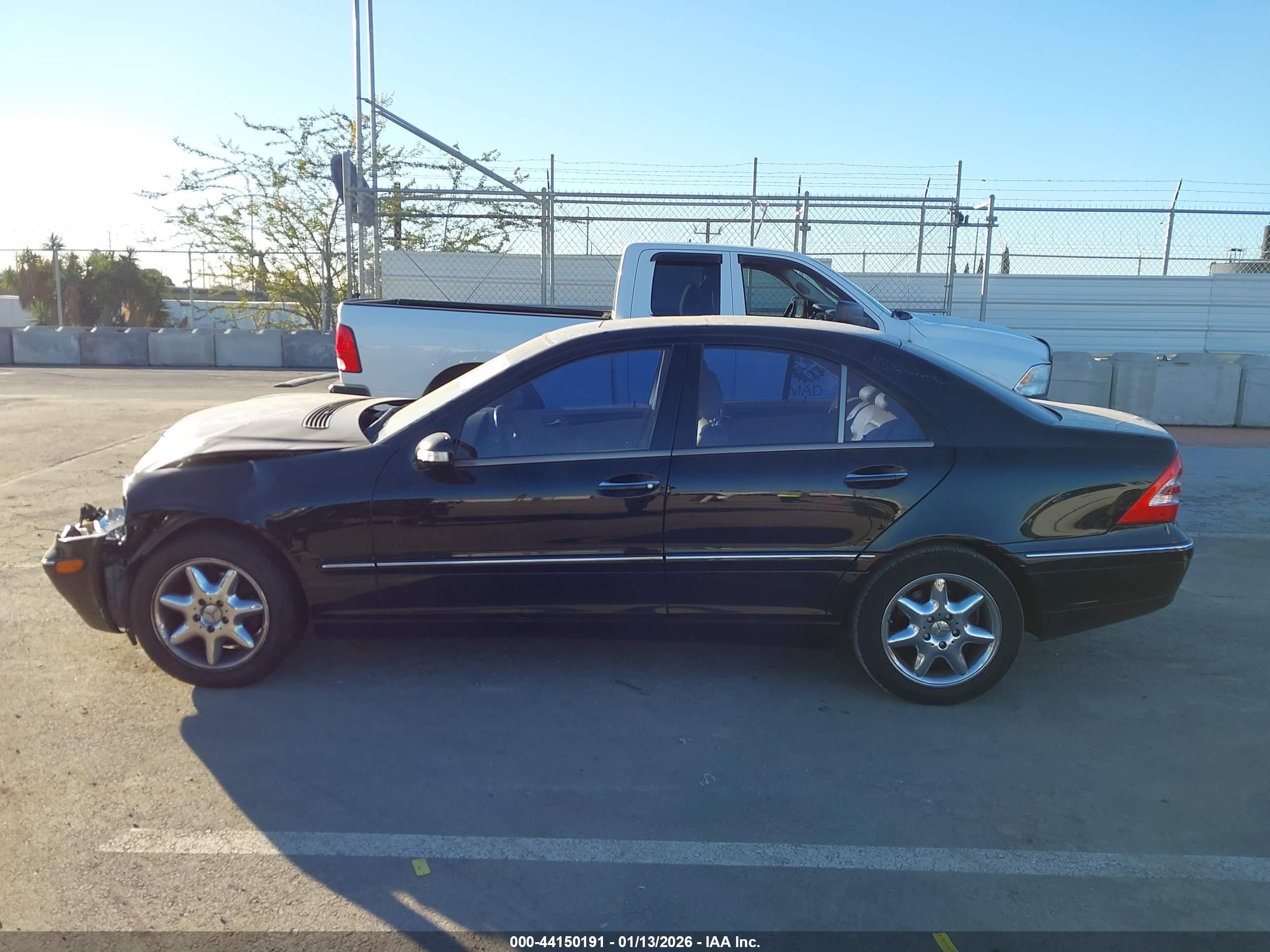 2004 Mercedes-benz C 240   Black vin: WDBRF61J84E016664