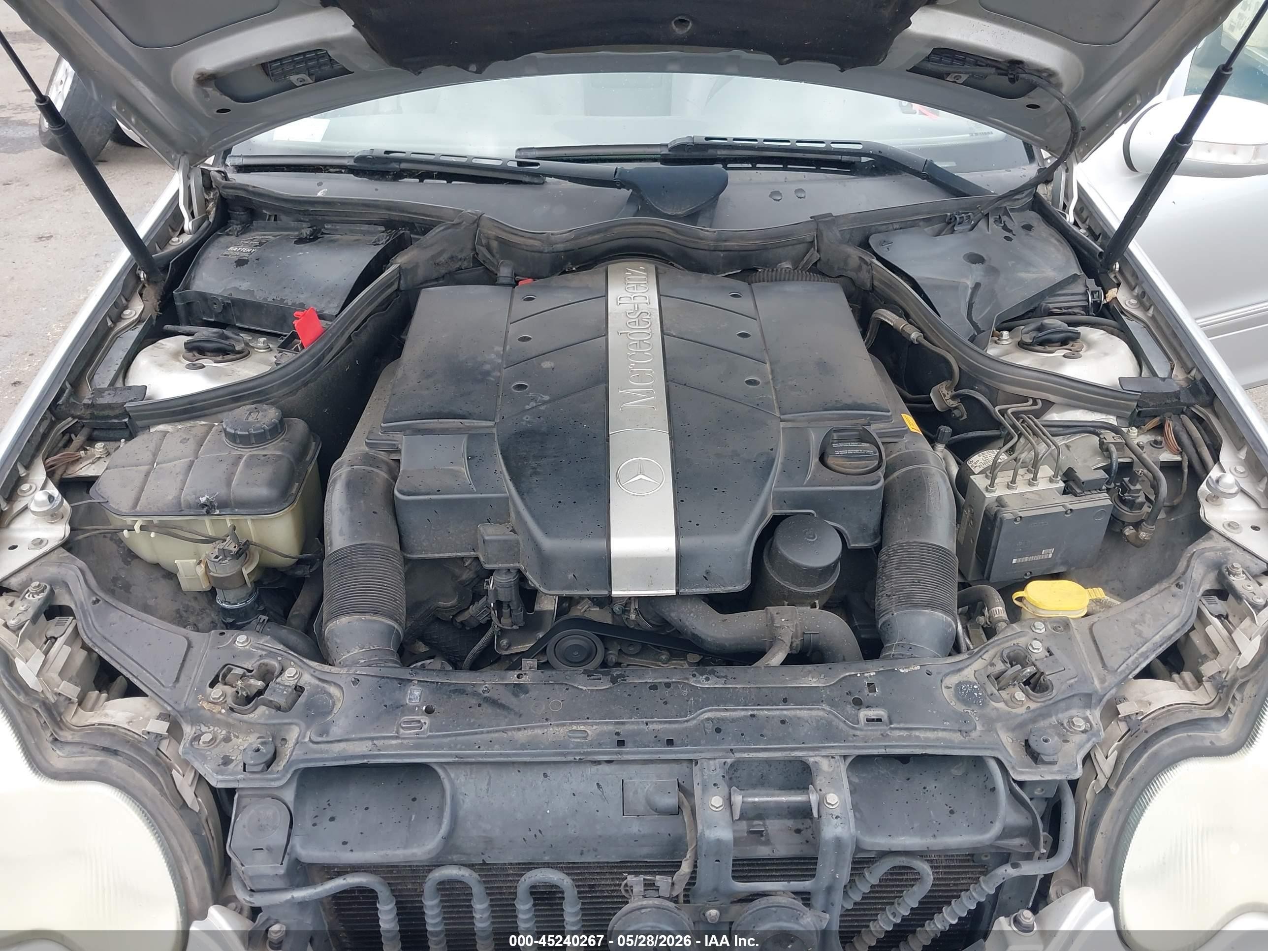 2004 Mercedes-benz C 240   Серебряный vin: WDBRF61J84F550631