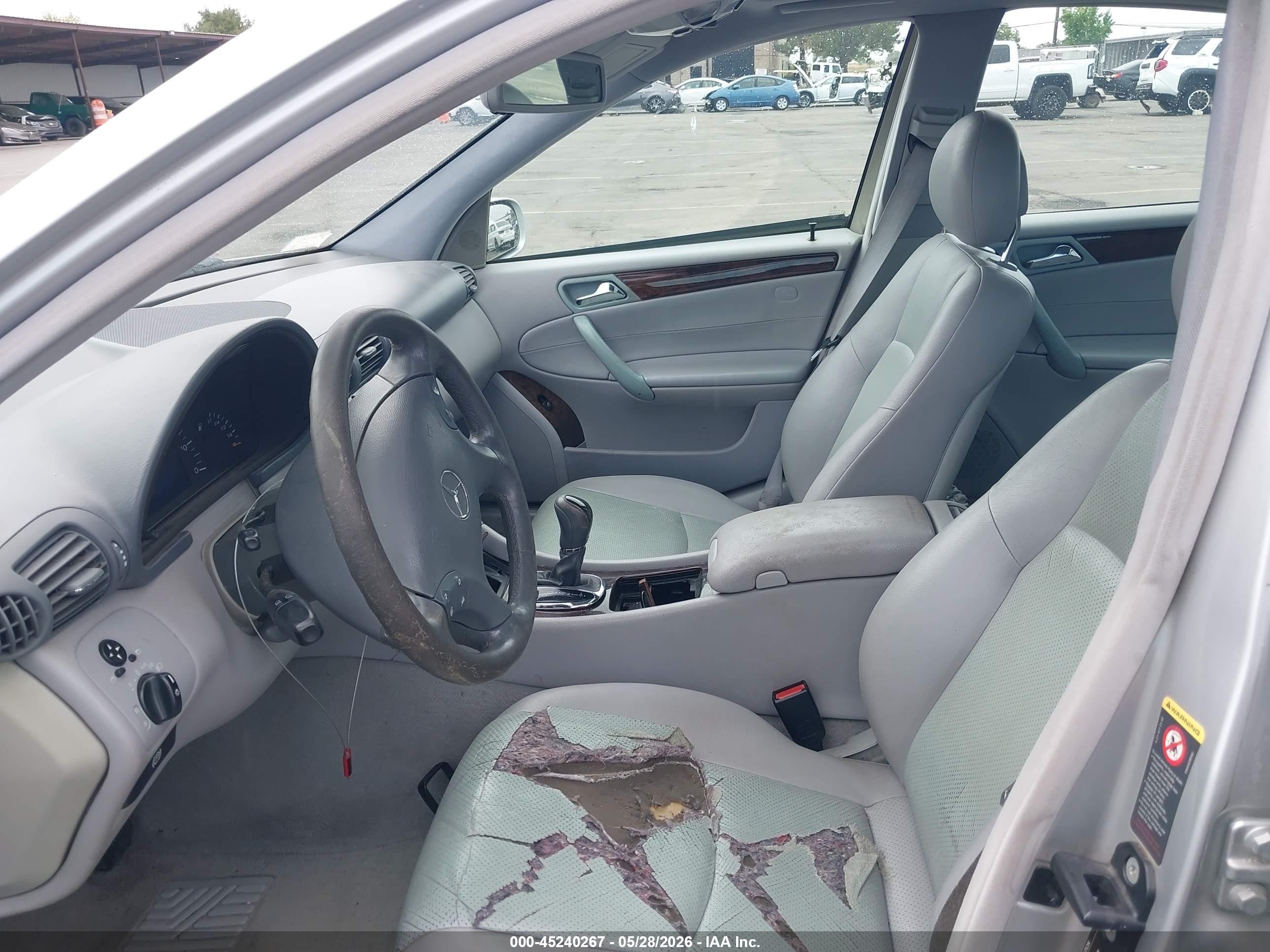 2004 Mercedes-benz C 240   Серебряный vin: WDBRF61J84F550631