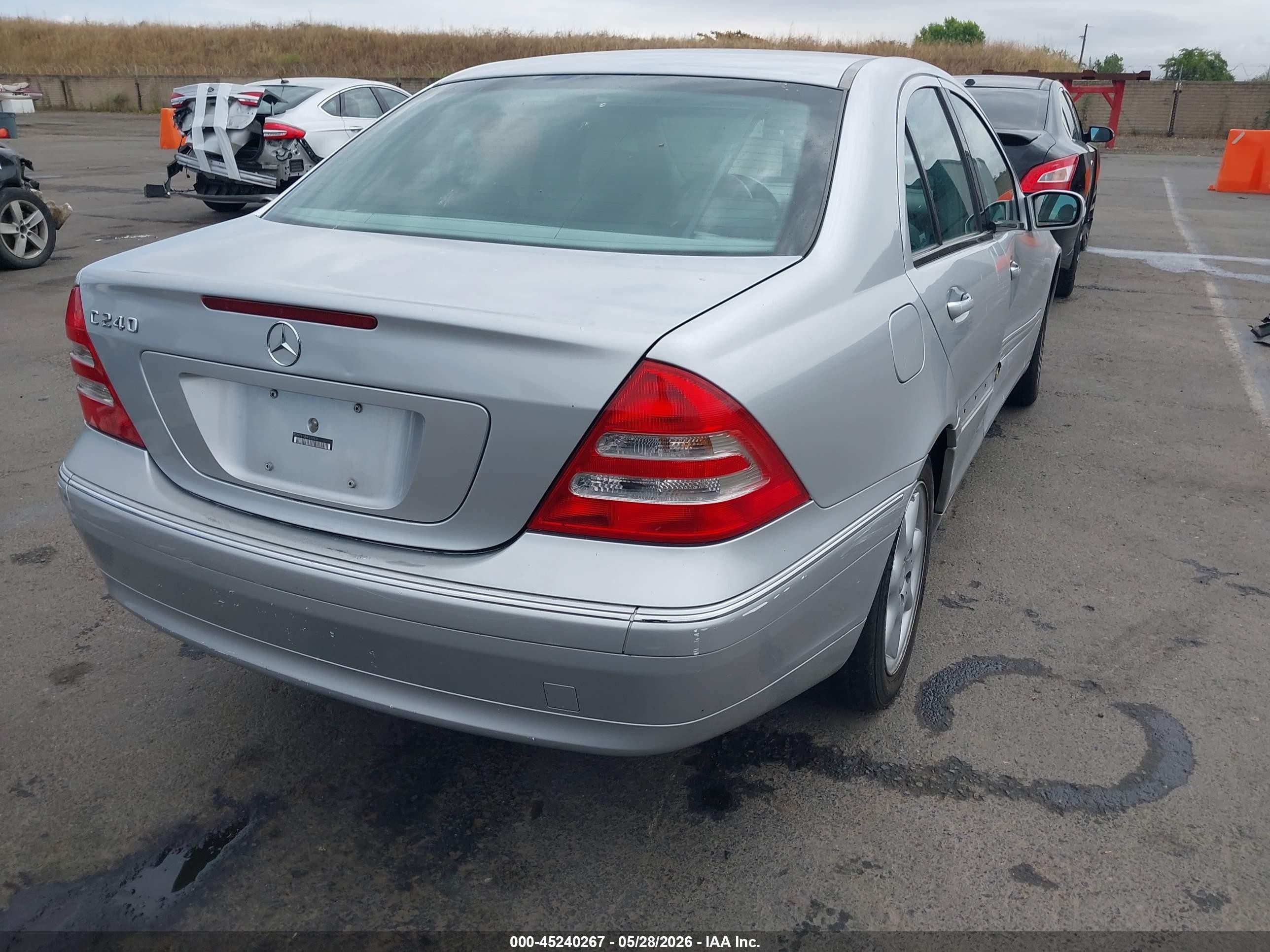 2004 Mercedes-benz C 240   Серебряный vin: WDBRF61J84F550631