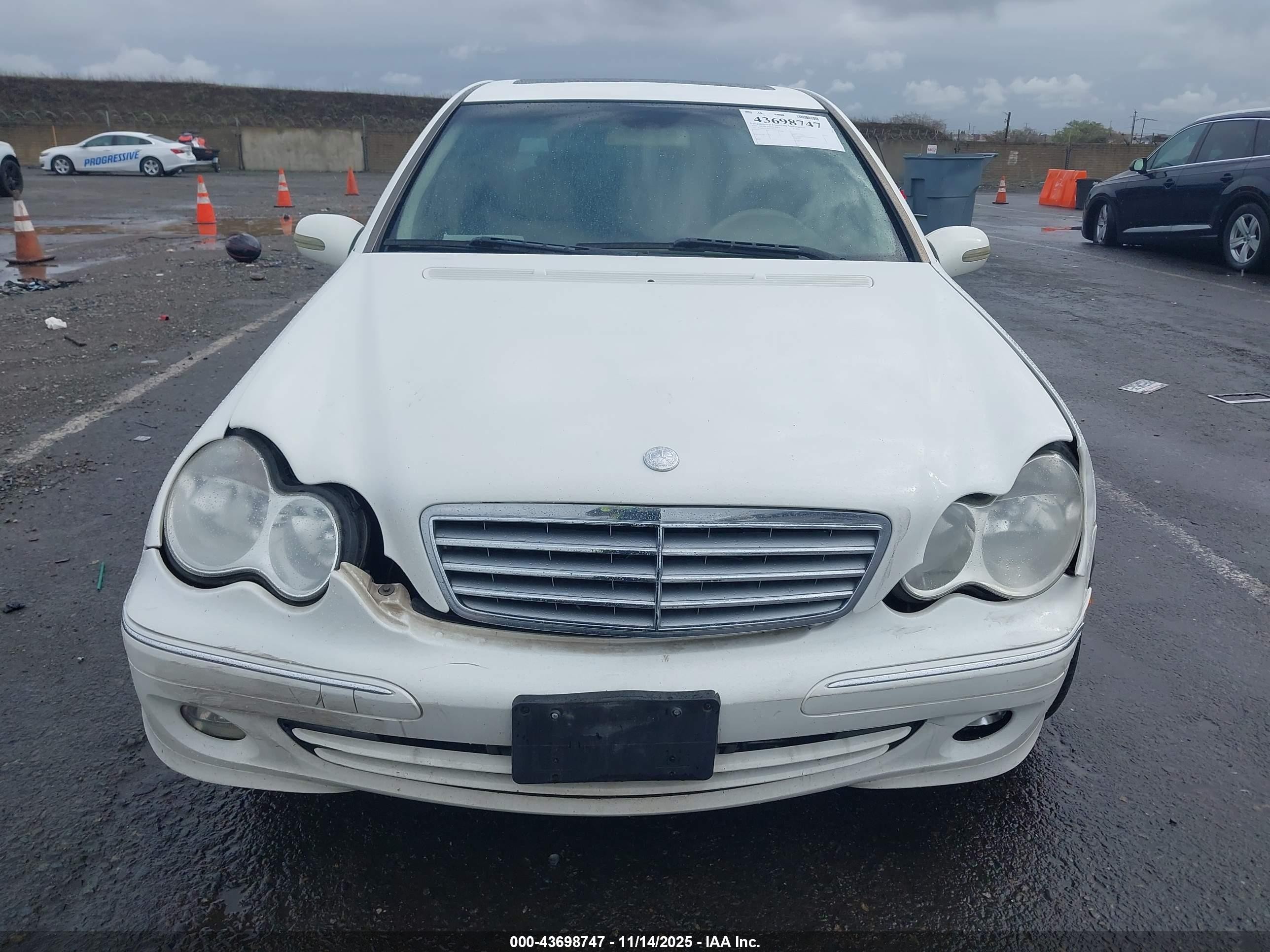 2005 Mercedes-benz C 240 Luxury White vin: WDBRF61J85F576261