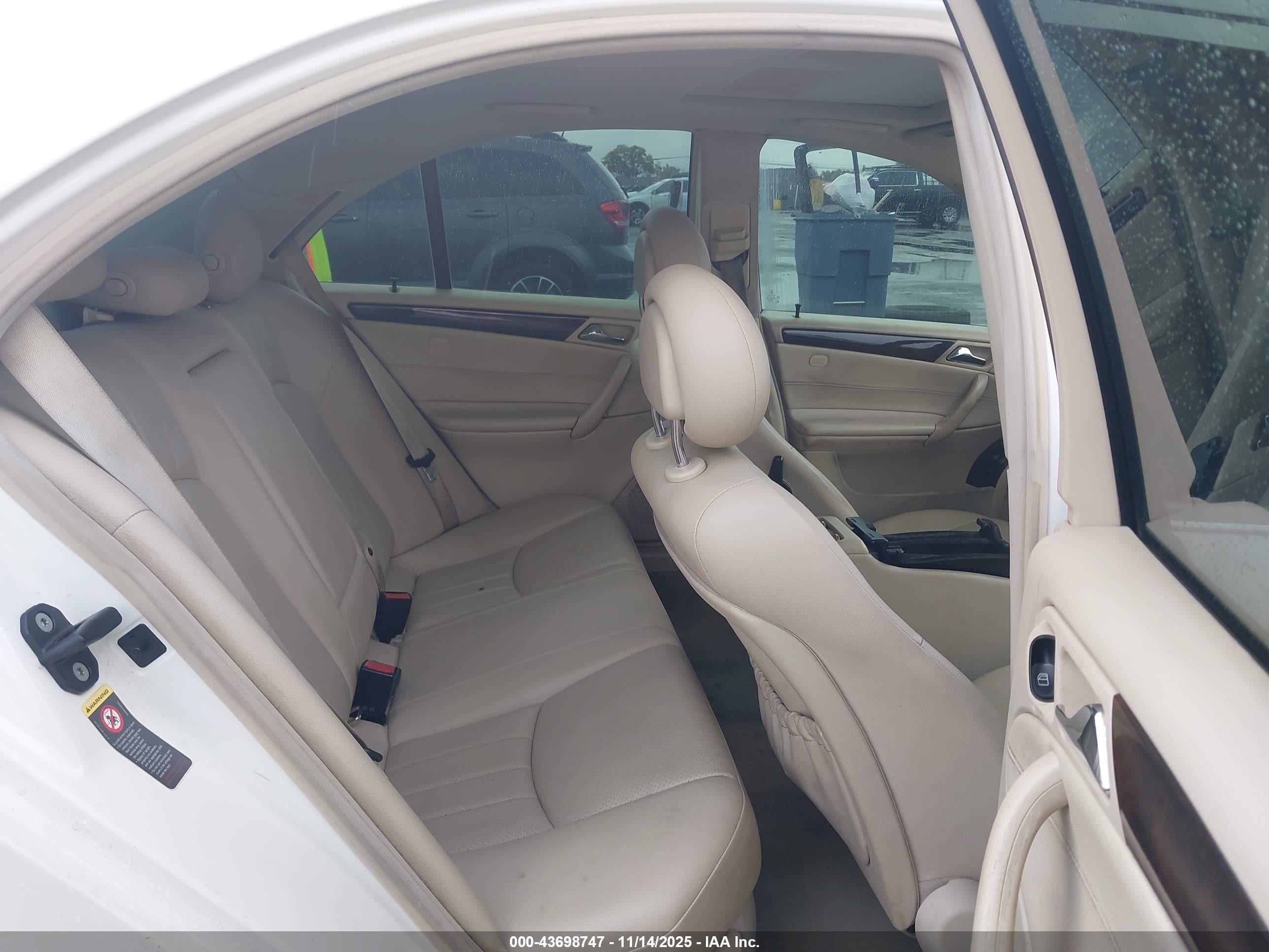 2005 Mercedes-benz C 240 Luxury White vin: WDBRF61J85F576261