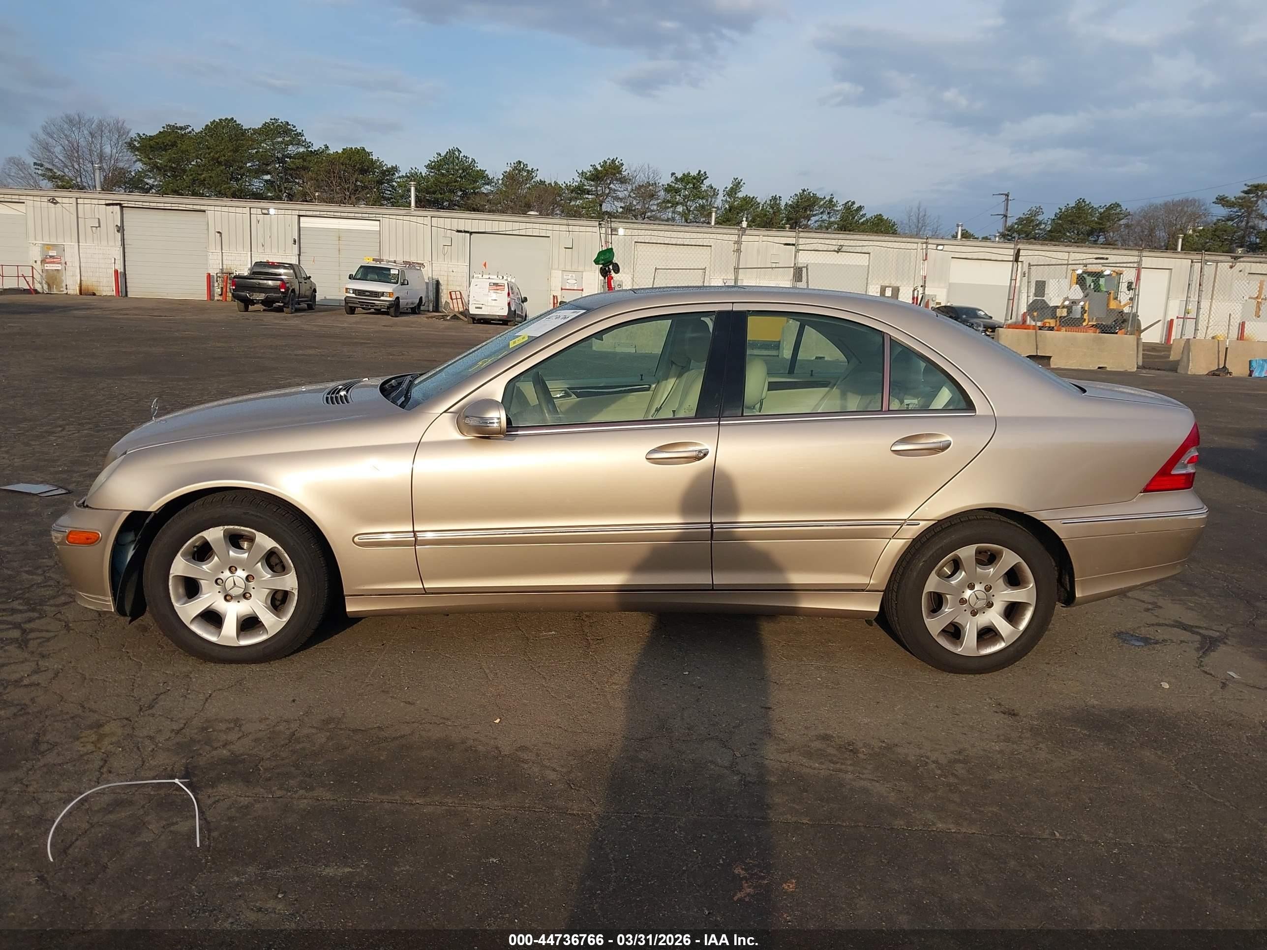 2005 Mercedes-benz C 240 Luxury Beige vin: WDBRF61J85F617469