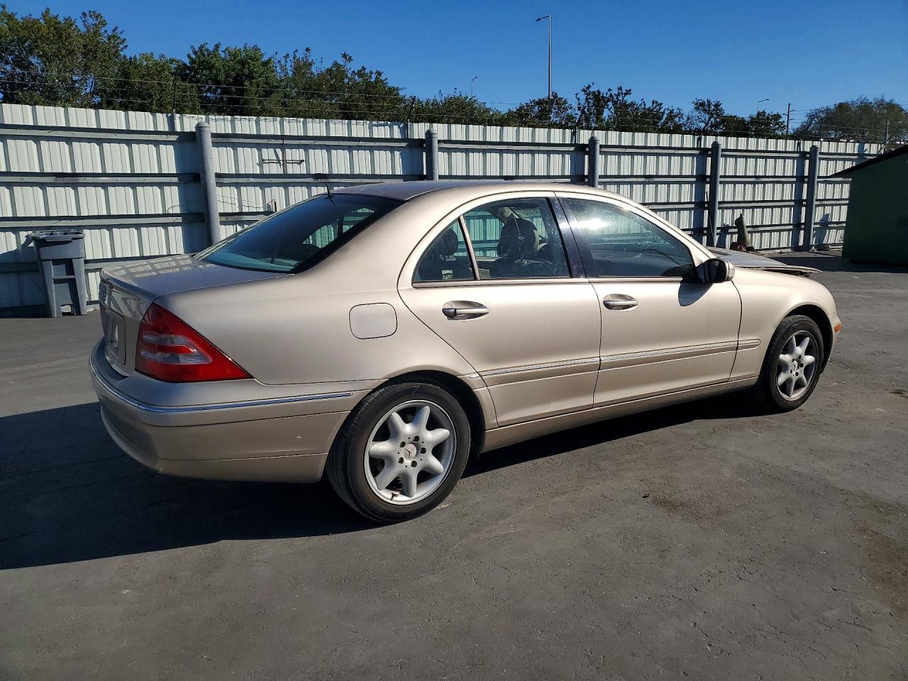 2001 Mercedes-benz C 240 Бежевый vin: WDBRF61J91F017943