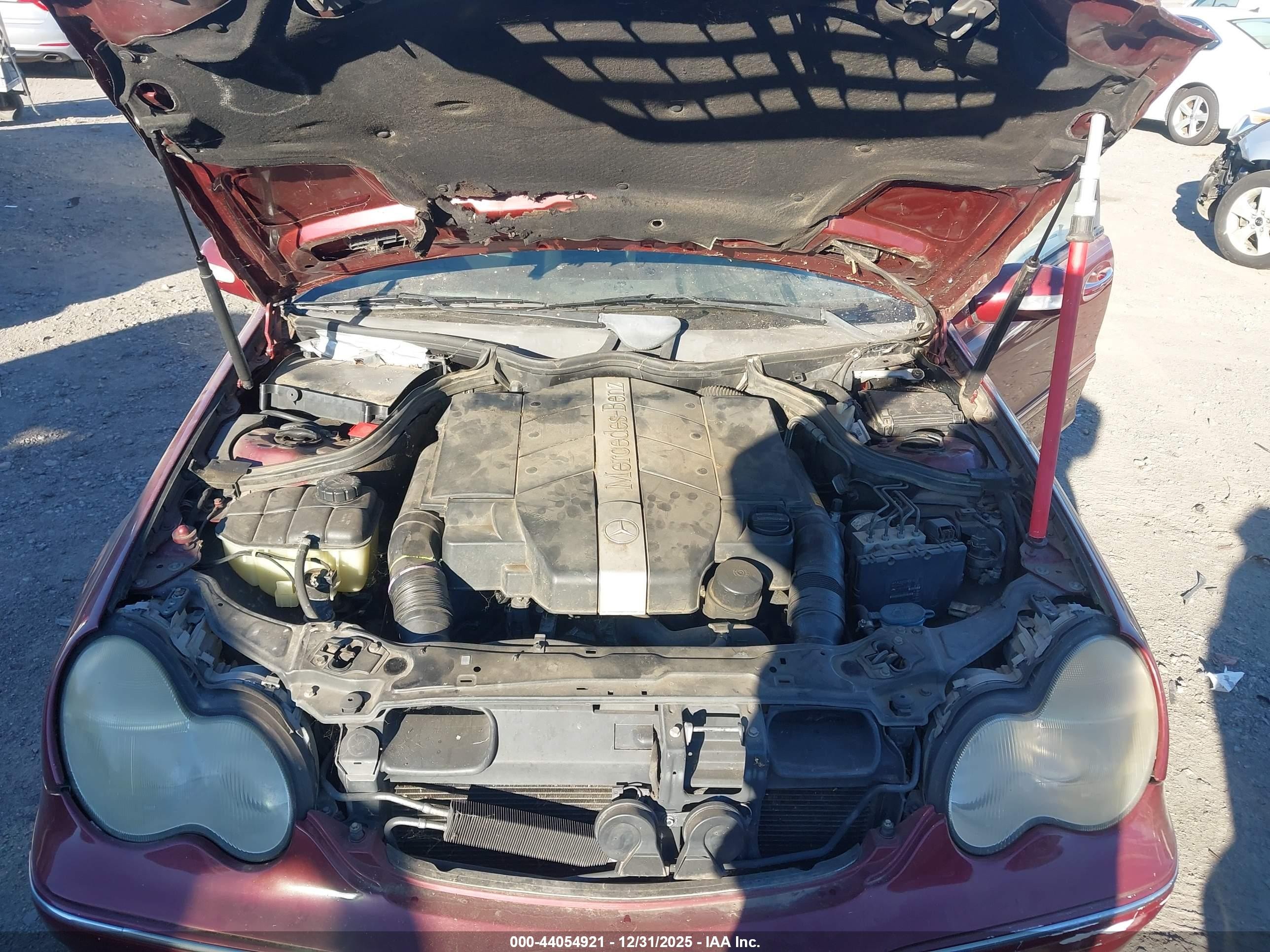 2002 Mercedes-benz C 240   Red vin: WDBRF61J92E001586