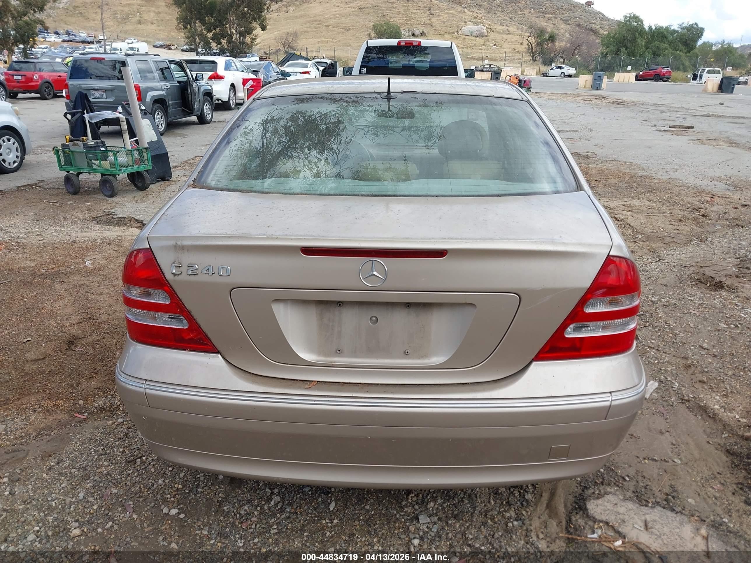 2002 Mercedes-benz C 240 Gold vin: WDBRF61J92F239755