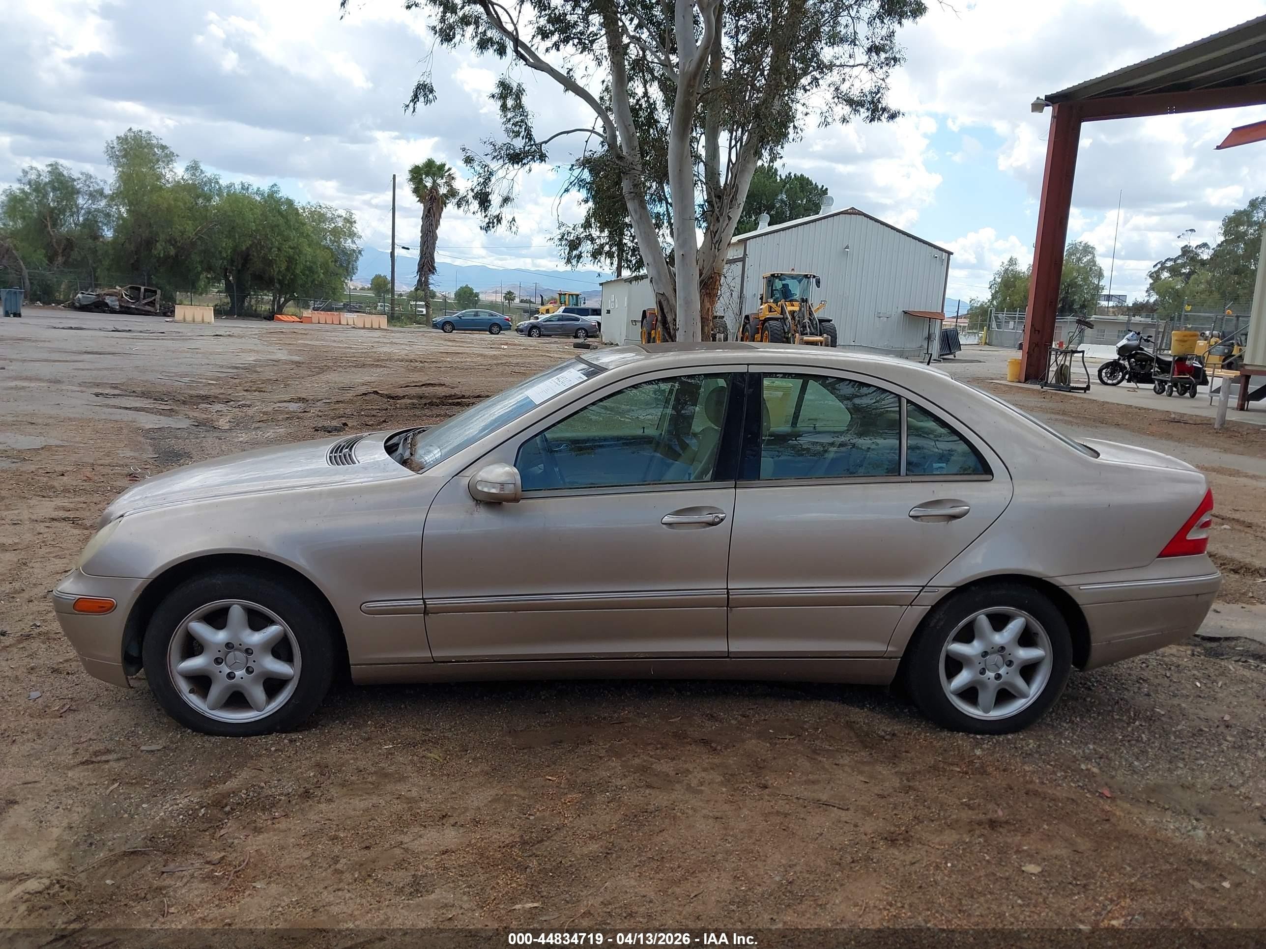 2002 Mercedes-benz C 240 Gold vin: WDBRF61J92F239755