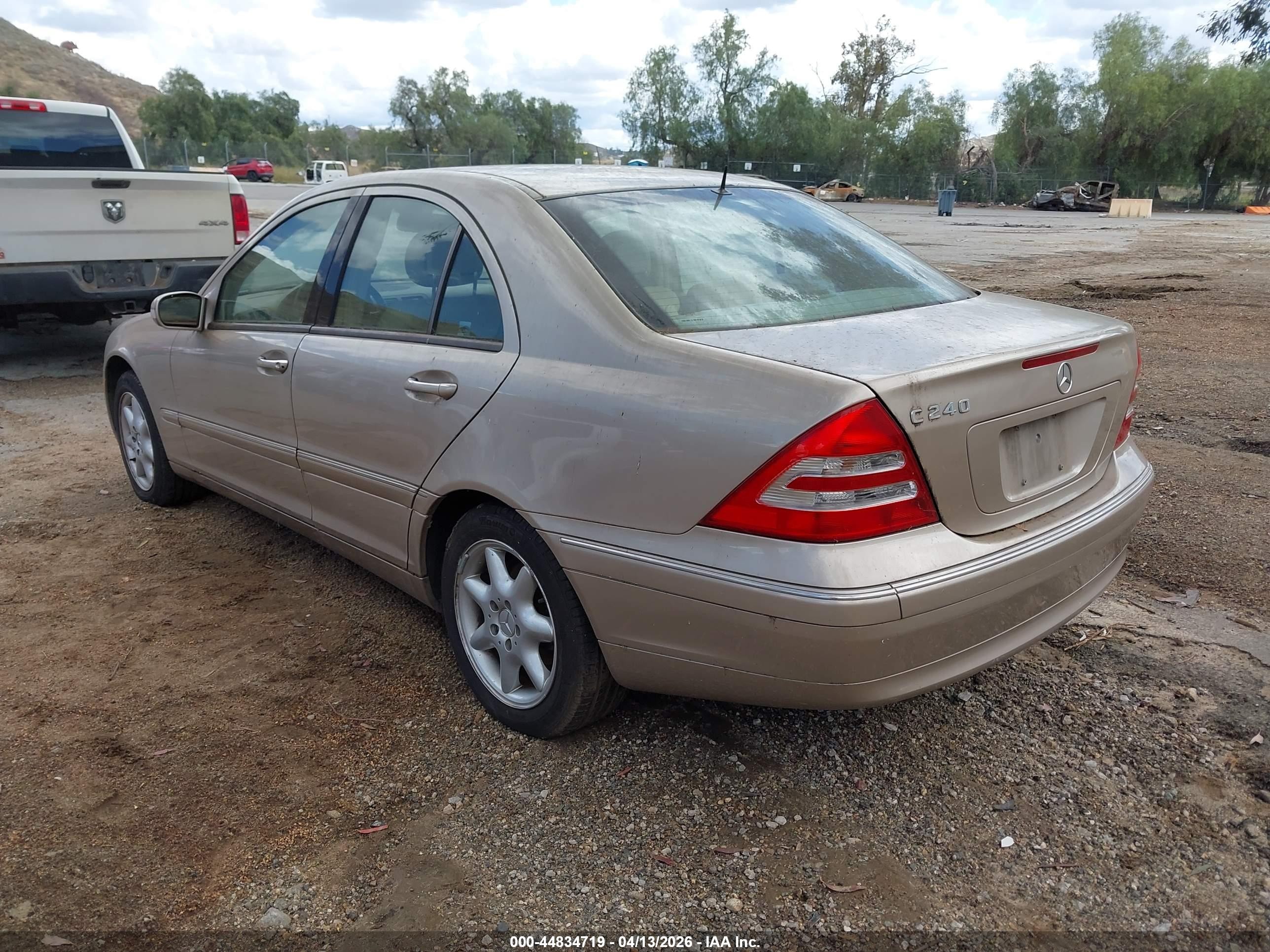 2002 Mercedes-benz C 240 Gold vin: WDBRF61J92F239755