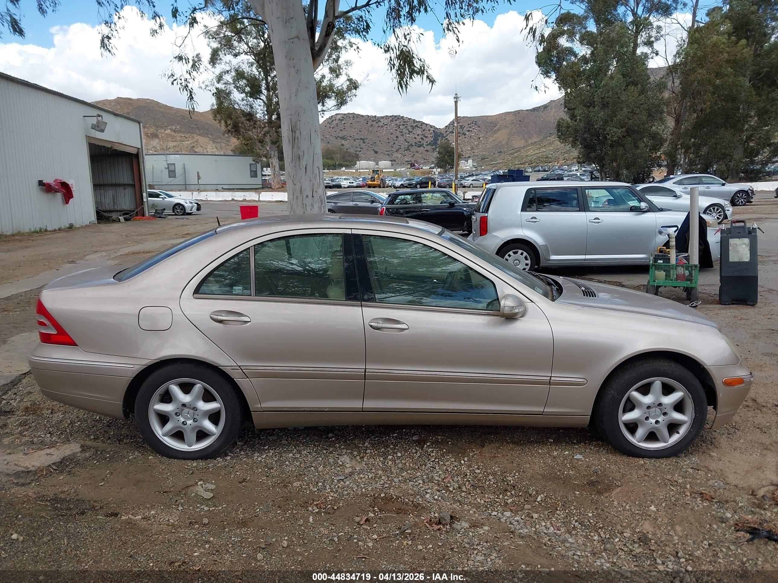 2002 Mercedes-benz C 240 Gold vin: WDBRF61J92F239755