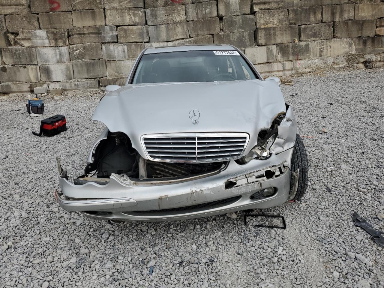 2002 Mercedes-benz C 240 Серебряный vin: WDBRF61J92F267619