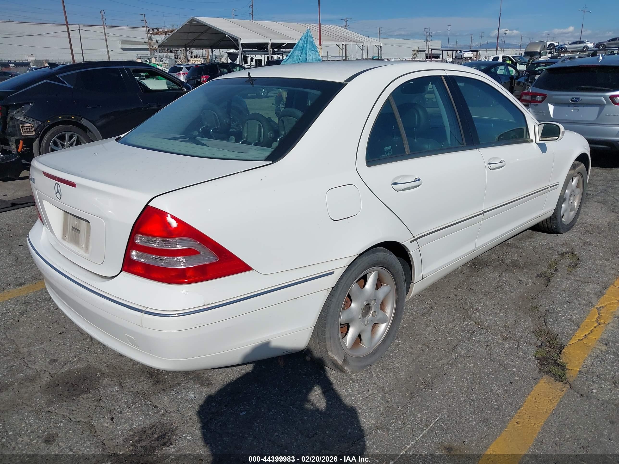2003 Mercedes-benz C 240   Белый vin: WDBRF61J93F300314