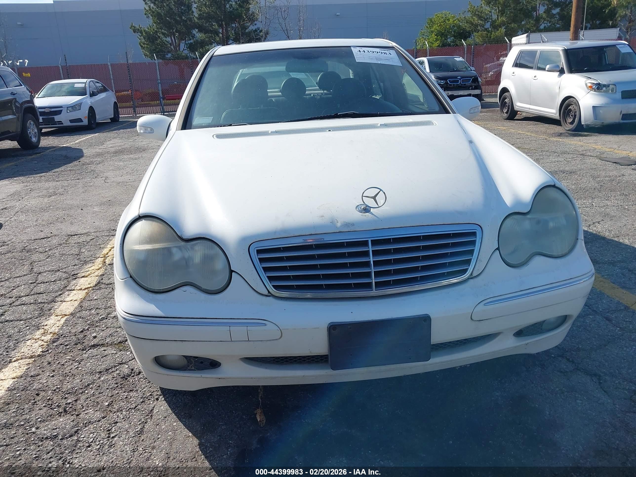 2003 Mercedes-benz C 240   Белый vin: WDBRF61J93F300314