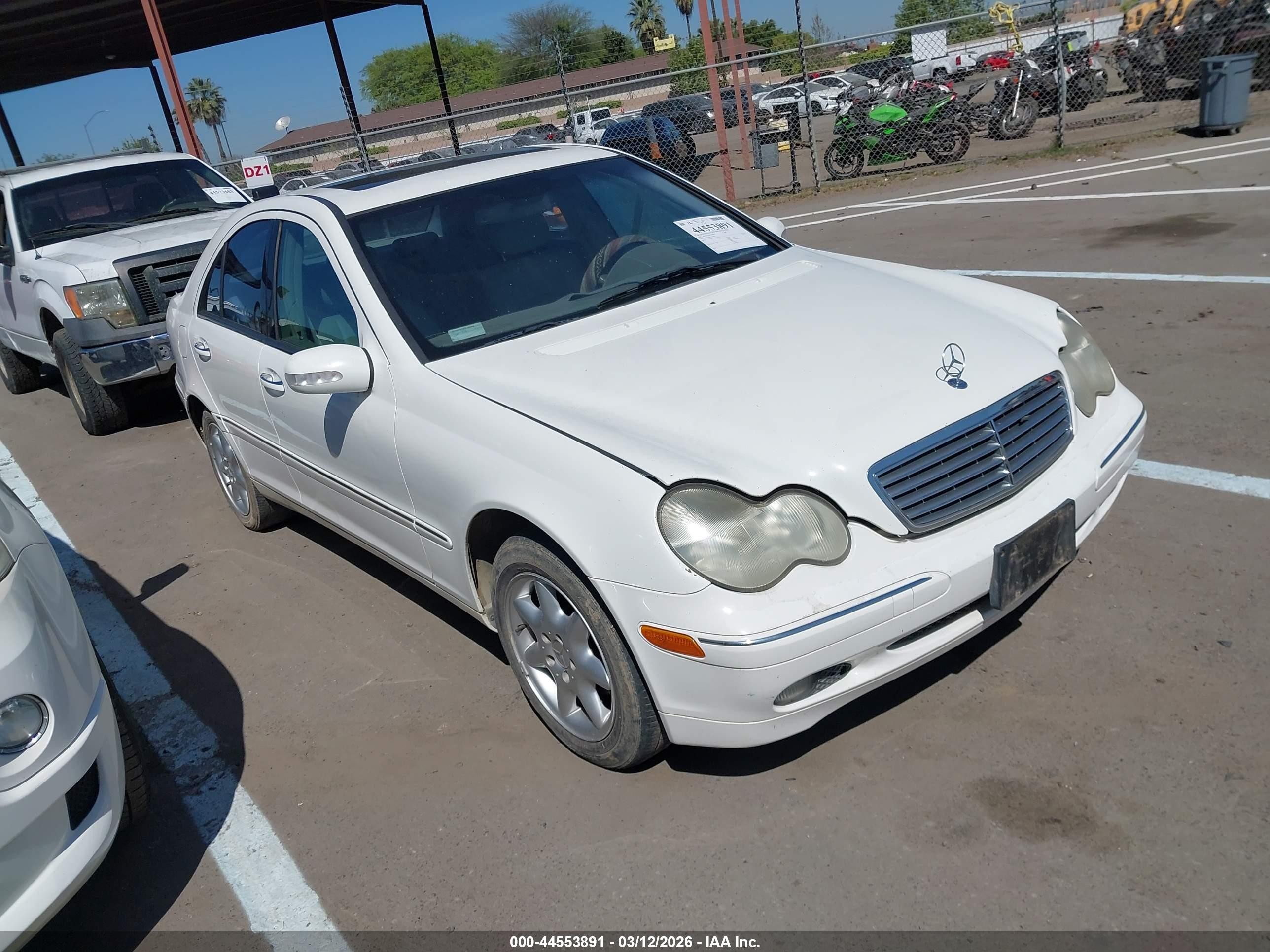 2003 Mercedes-benz C 240   White vin: WDBRF61J93F321678