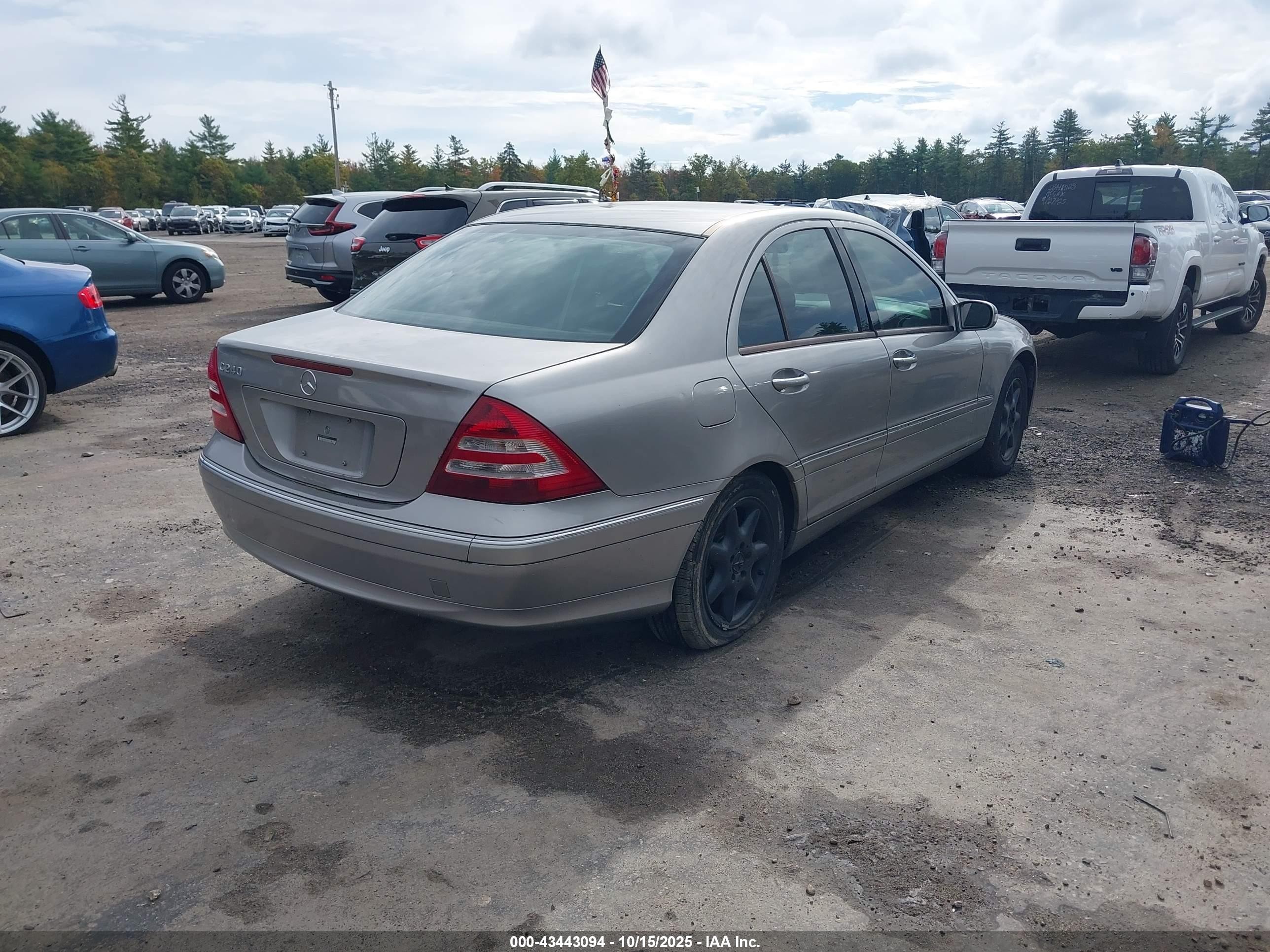 2003 Mercedes-benz C 240   Серебряный vin: WDBRF61J93F335371
