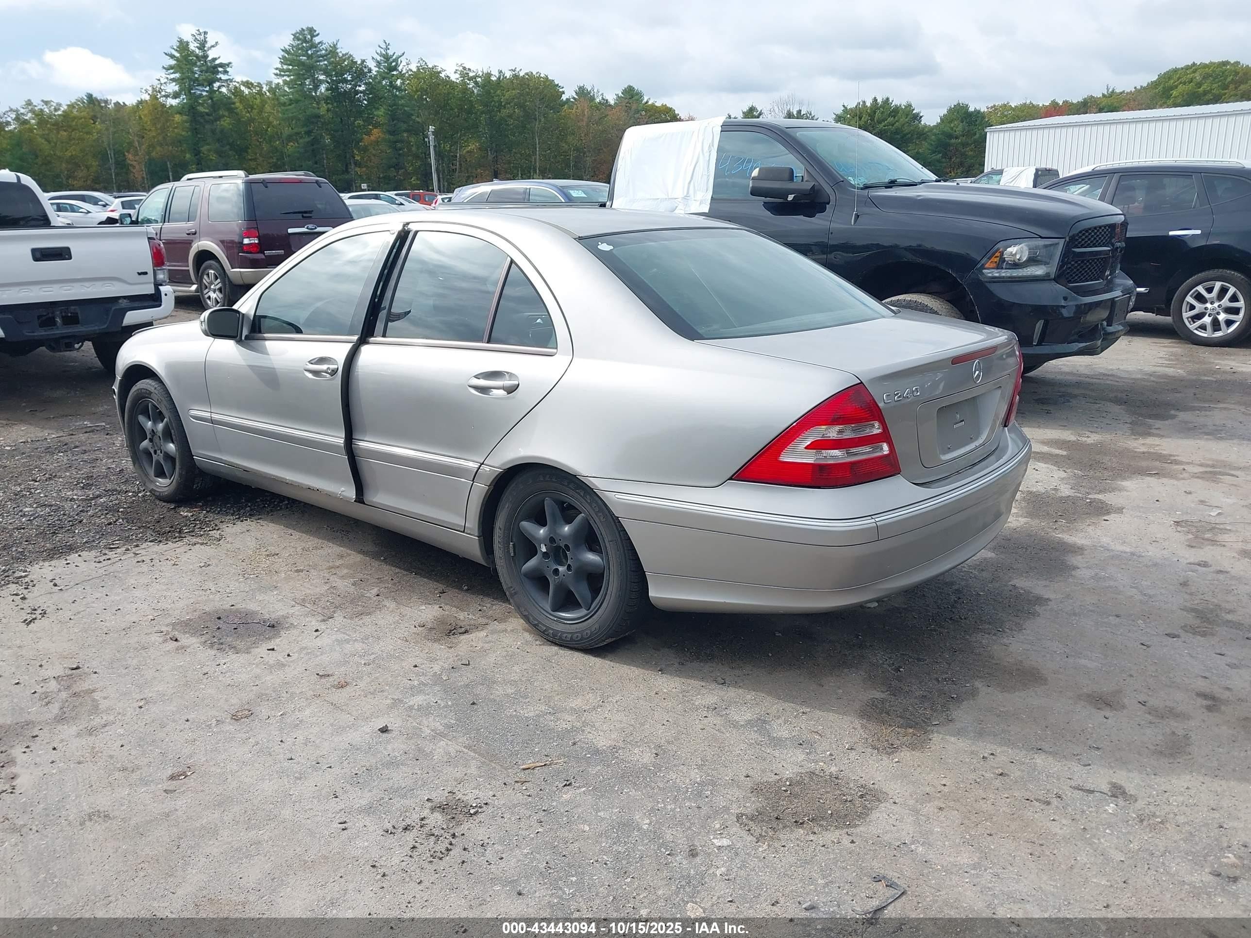 2003 Mercedes-benz C 240   Серебряный vin: WDBRF61J93F335371