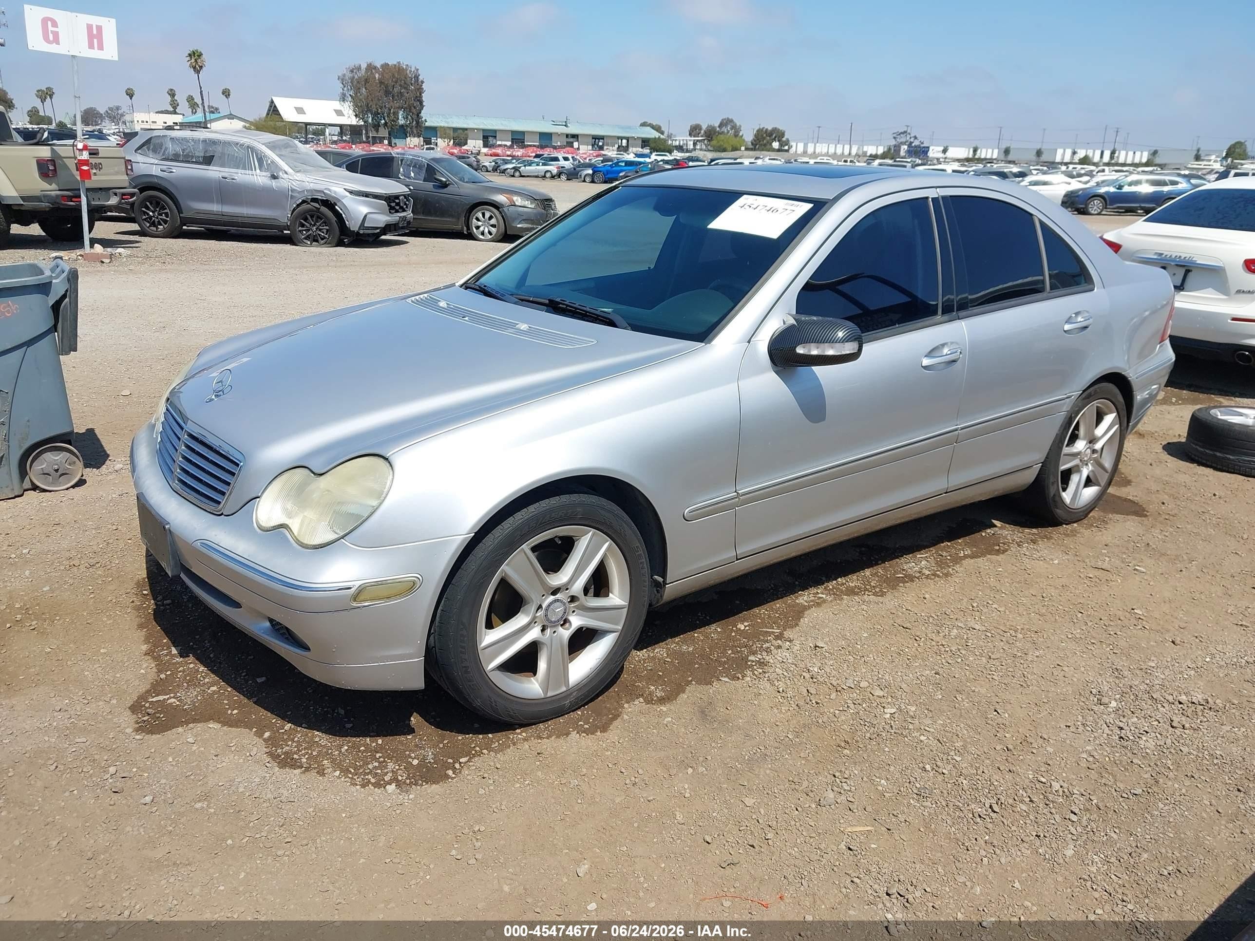 2004 Mercedes-benz C 240   Серебряный vin: WDBRF61J94A617444