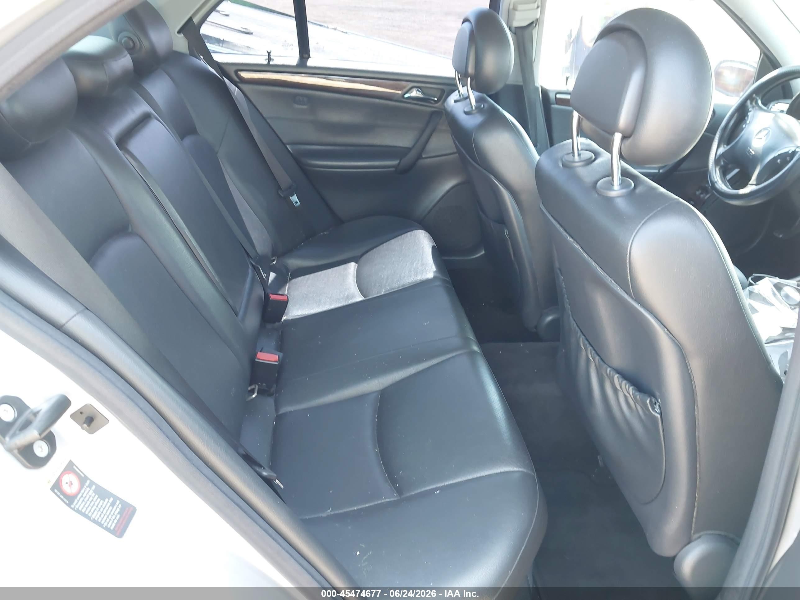 2004 Mercedes-benz C 240   Серебряный vin: WDBRF61J94A617444