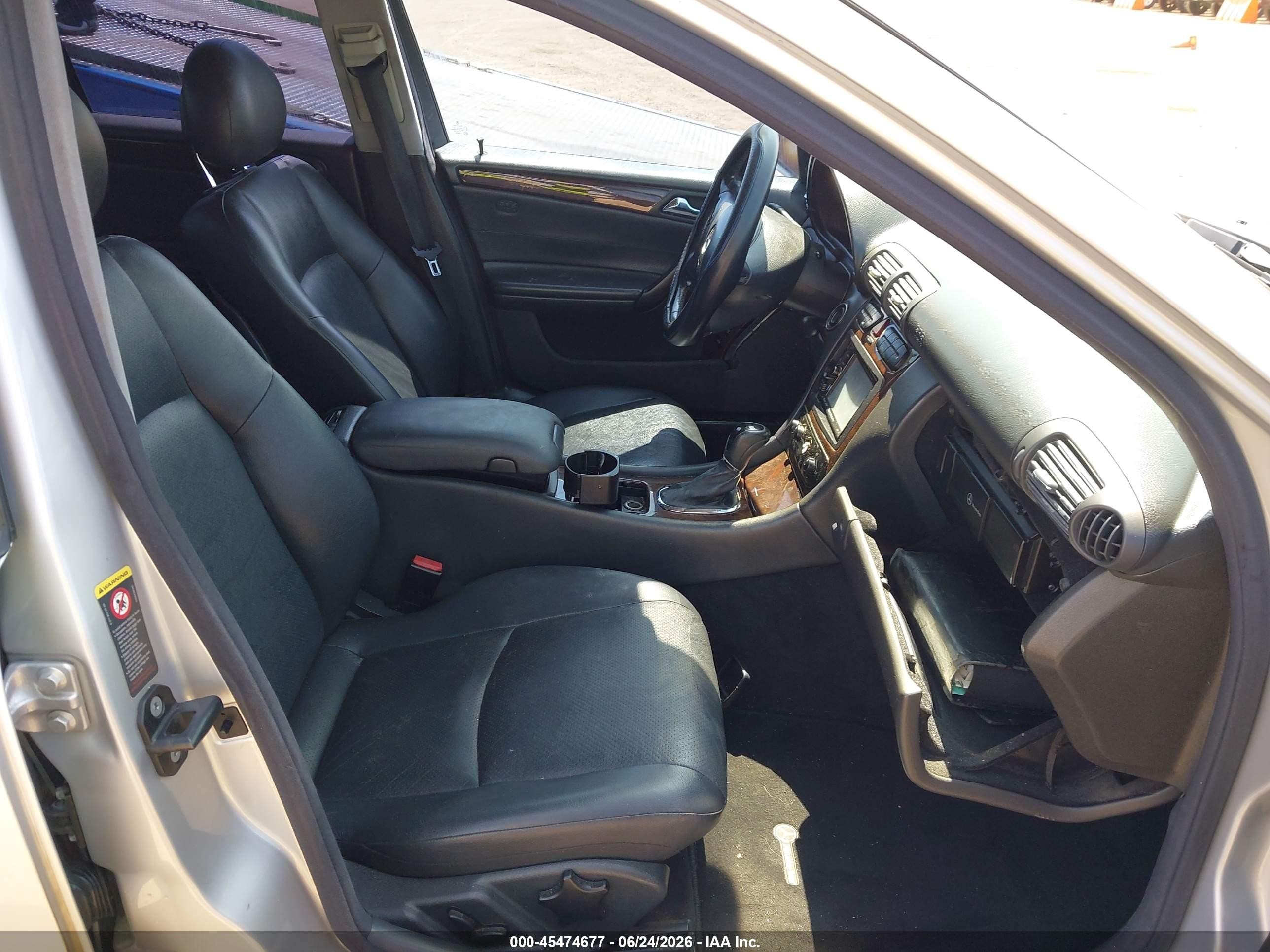 2004 Mercedes-benz C 240   Серебряный vin: WDBRF61J94A617444