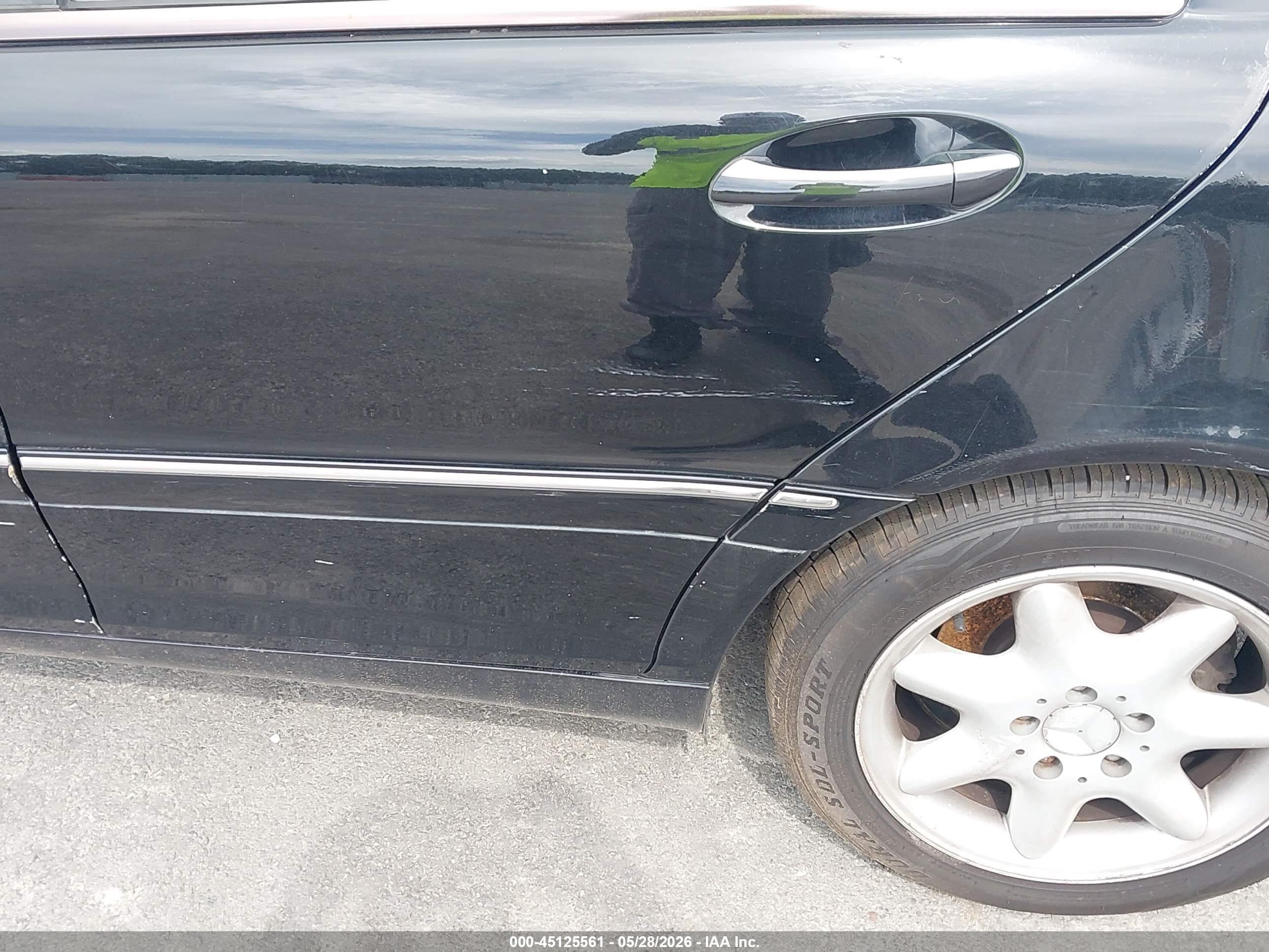 2004 Mercedes-benz C 240   Black vin: WDBRF61J94E017144
