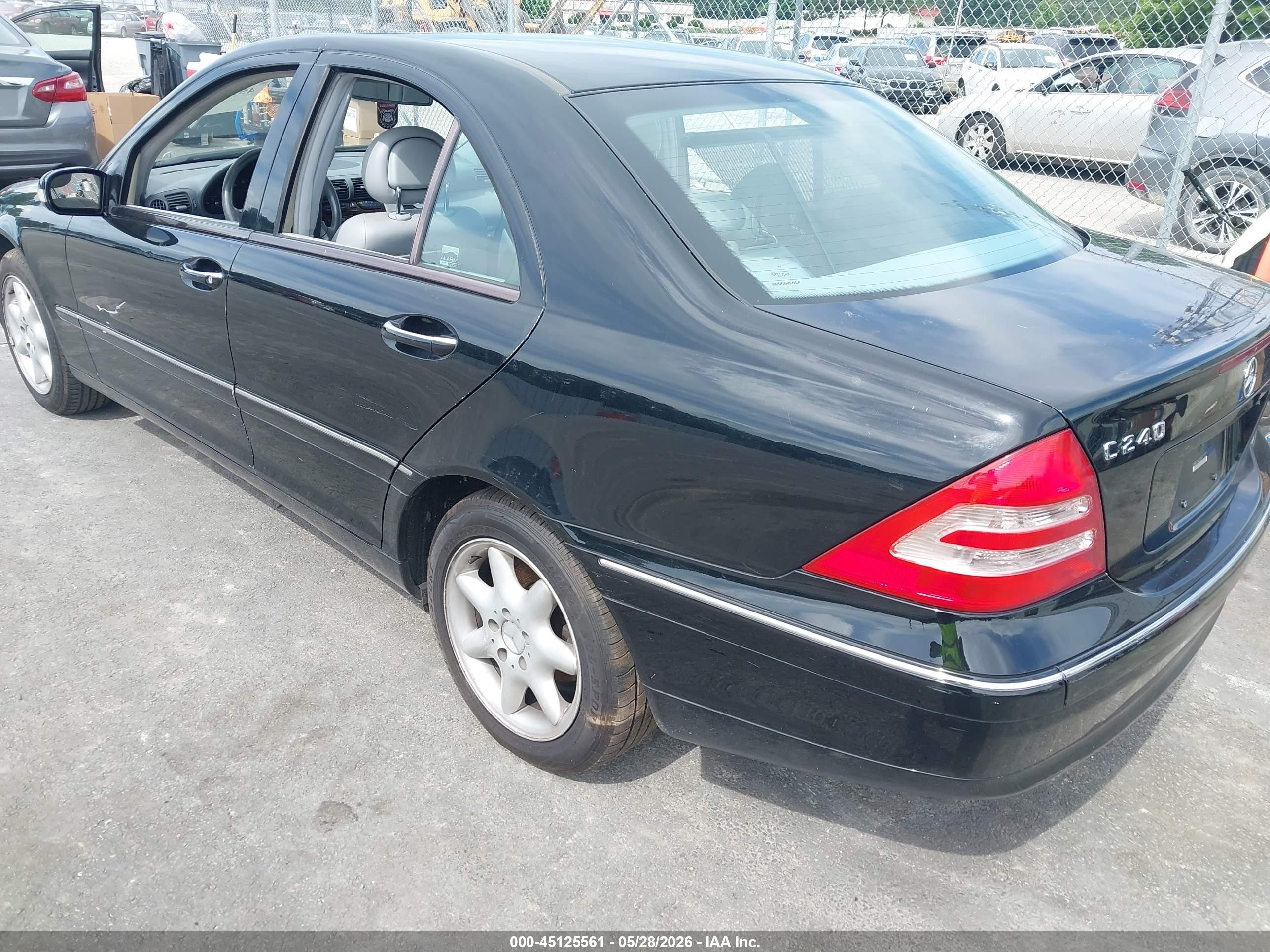 2004 Mercedes-benz C 240   Black vin: WDBRF61J94E017144