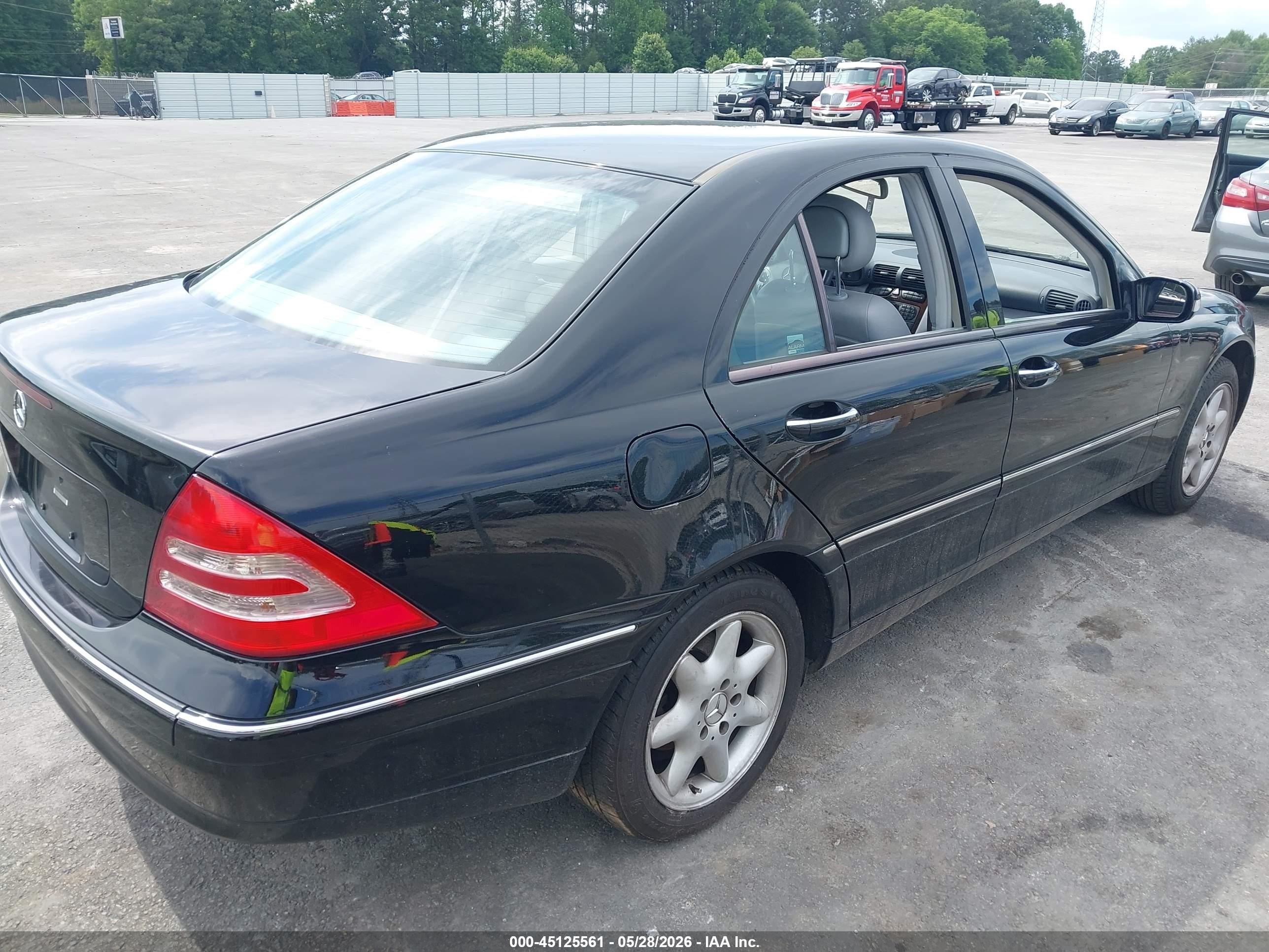 2004 Mercedes-benz C 240   Black vin: WDBRF61J94E017144