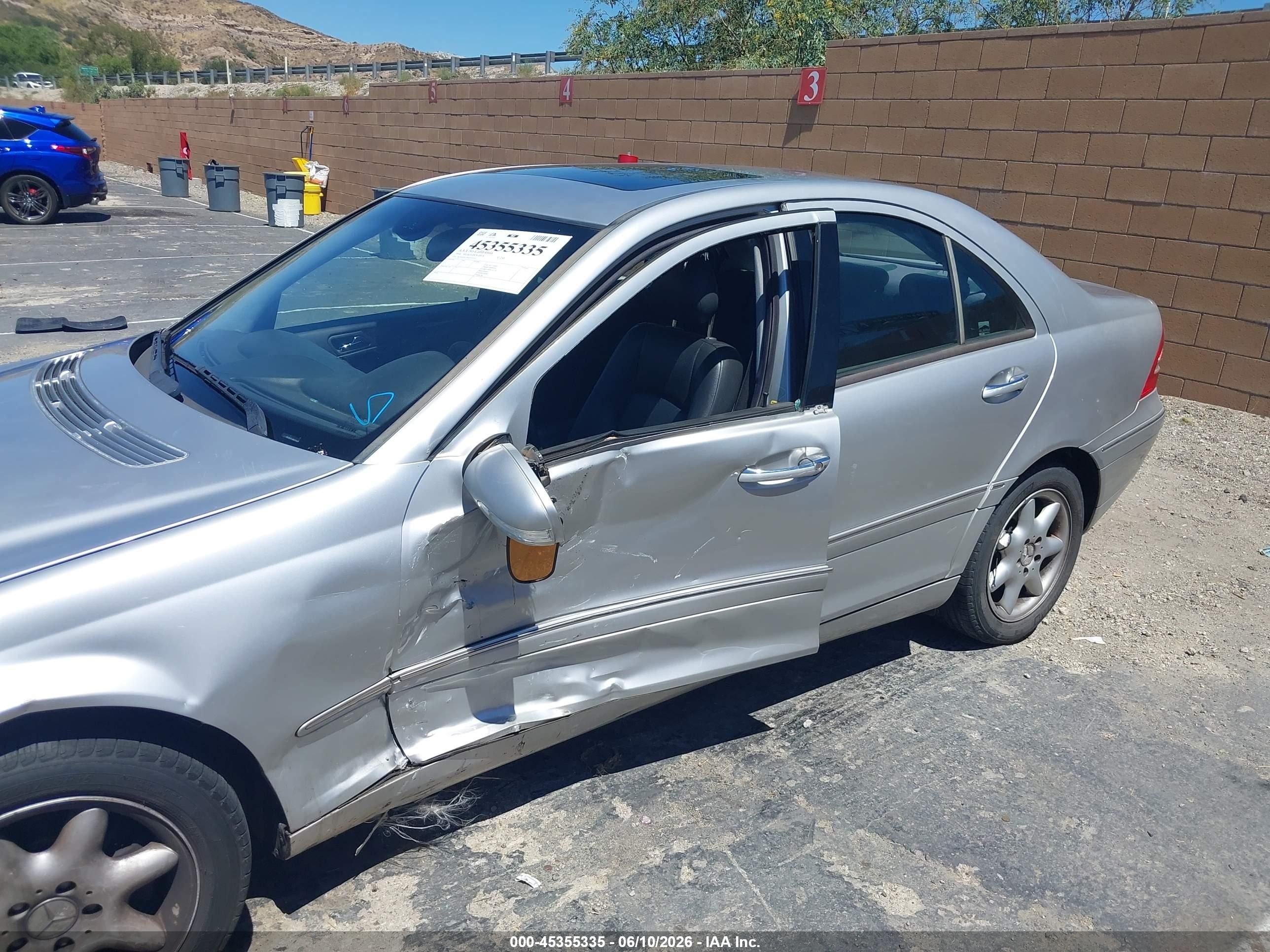 2004 Mercedes-benz C 240   Серебряный vin: WDBRF61J94F530341