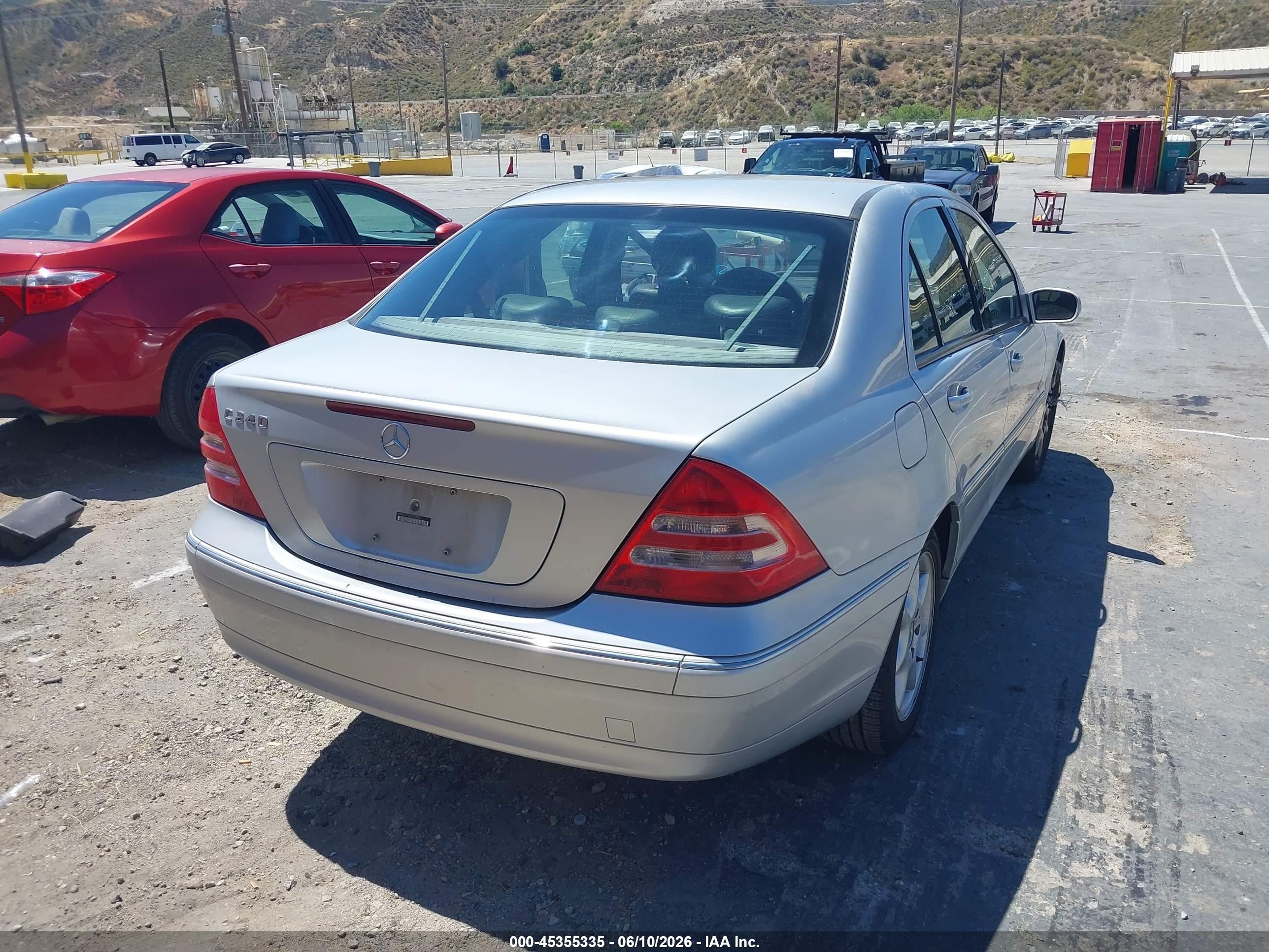 2004 Mercedes-benz C 240   Серебряный vin: WDBRF61J94F530341