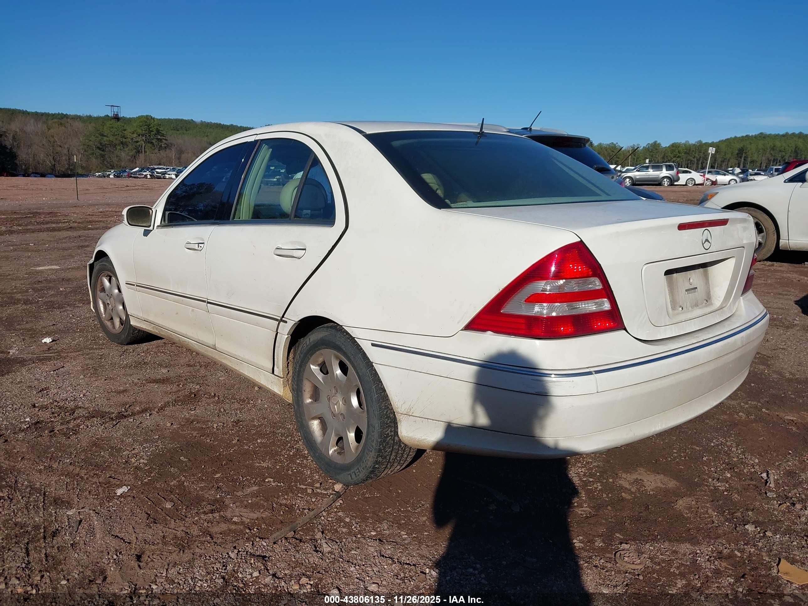 2005 Mercedes-benz C 240 Luxury White vin: WDBRF61J95A687513