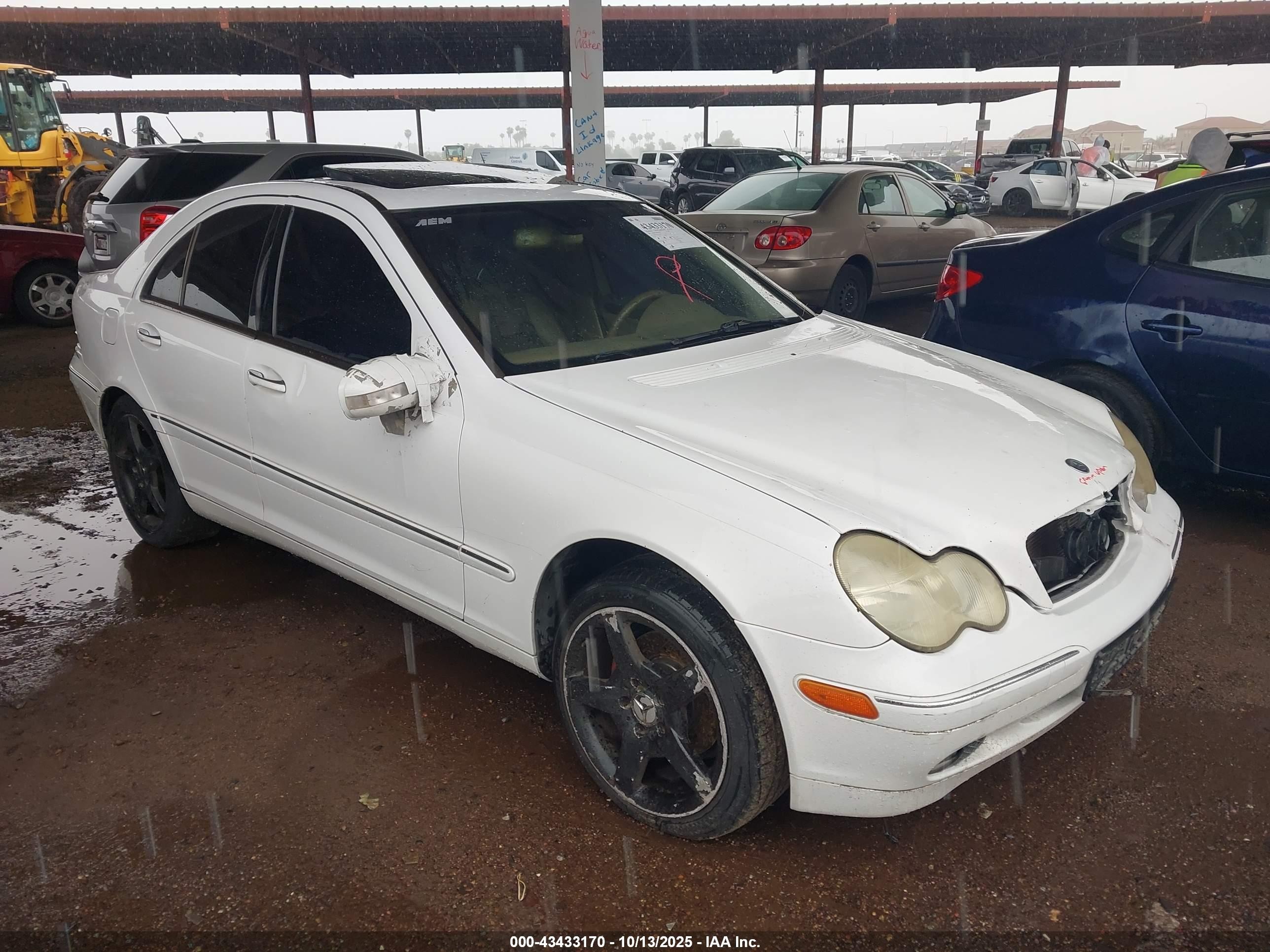 2001 Mercedes-benz C 240   White vin: WDBRF61JX1F079979