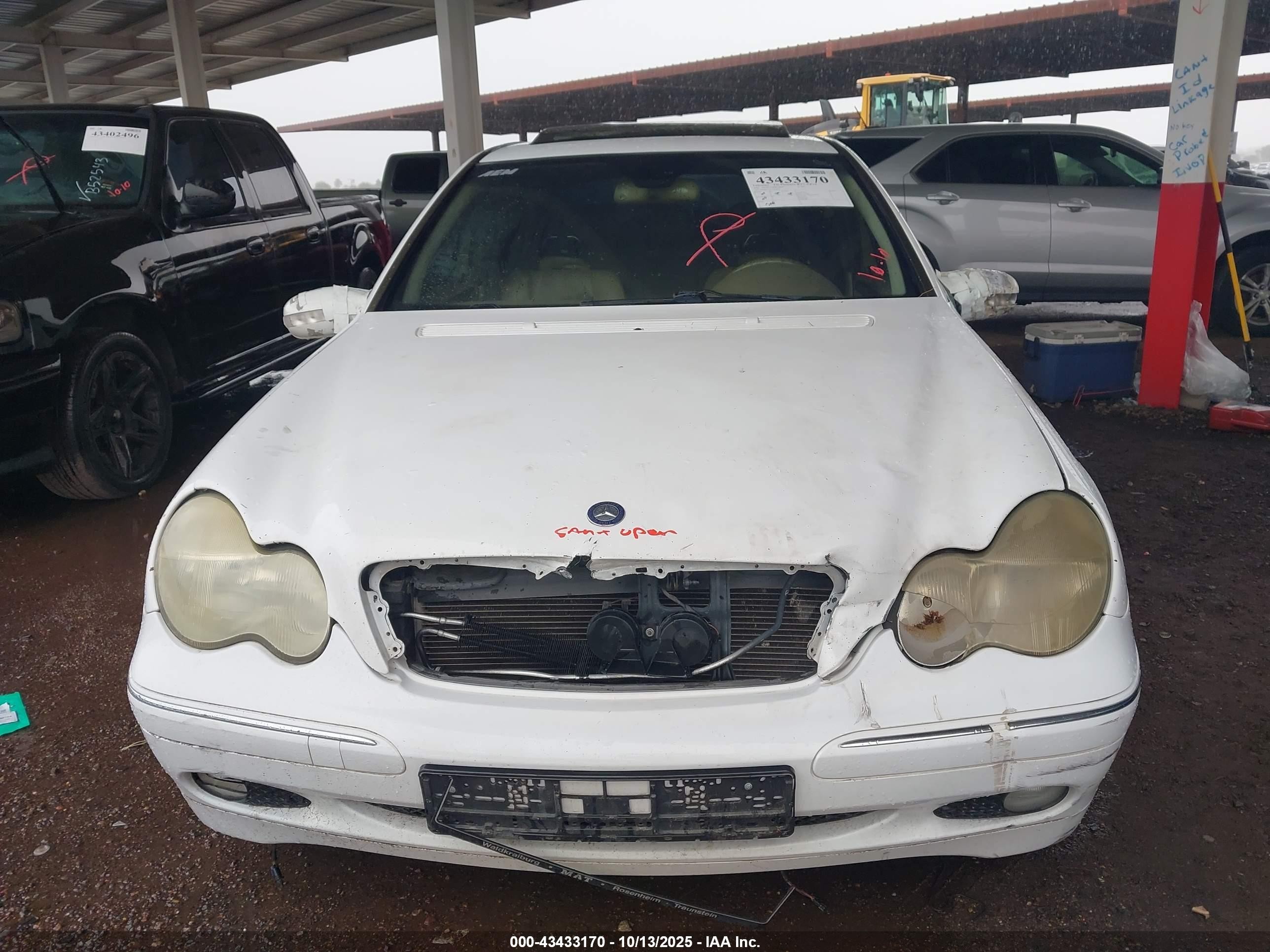 2001 Mercedes-benz C 240   White vin: WDBRF61JX1F079979
