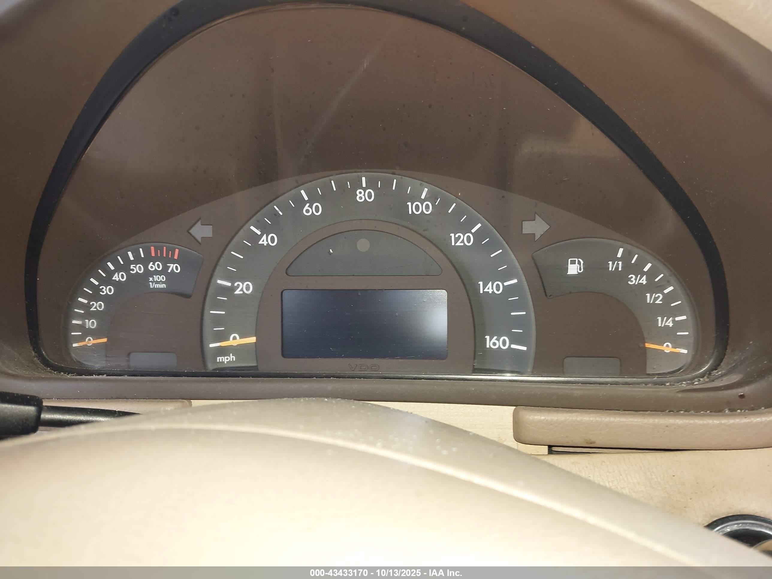 2001 Mercedes-benz C 240   White vin: WDBRF61JX1F079979