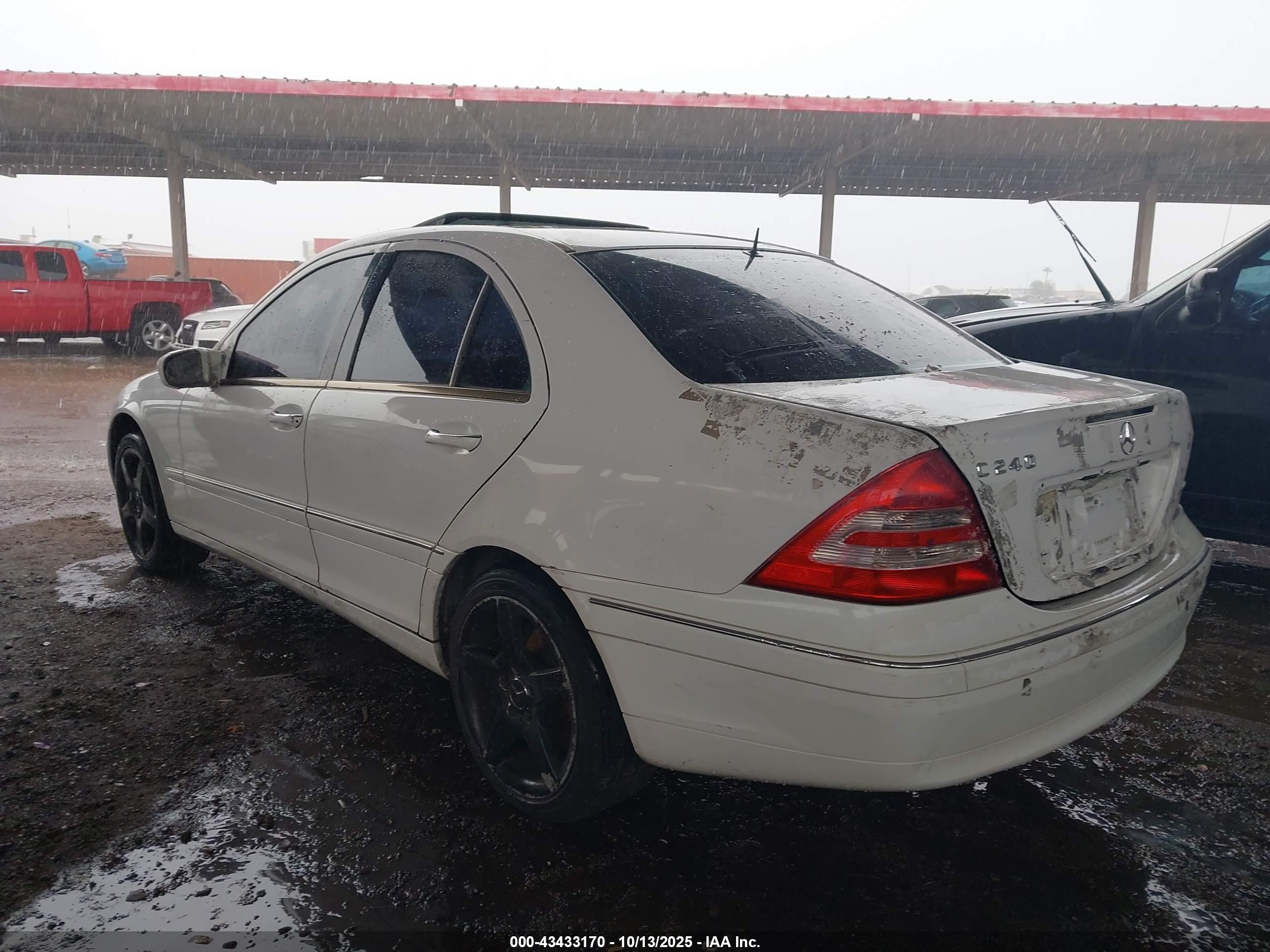 2001 Mercedes-benz C 240   White vin: WDBRF61JX1F079979