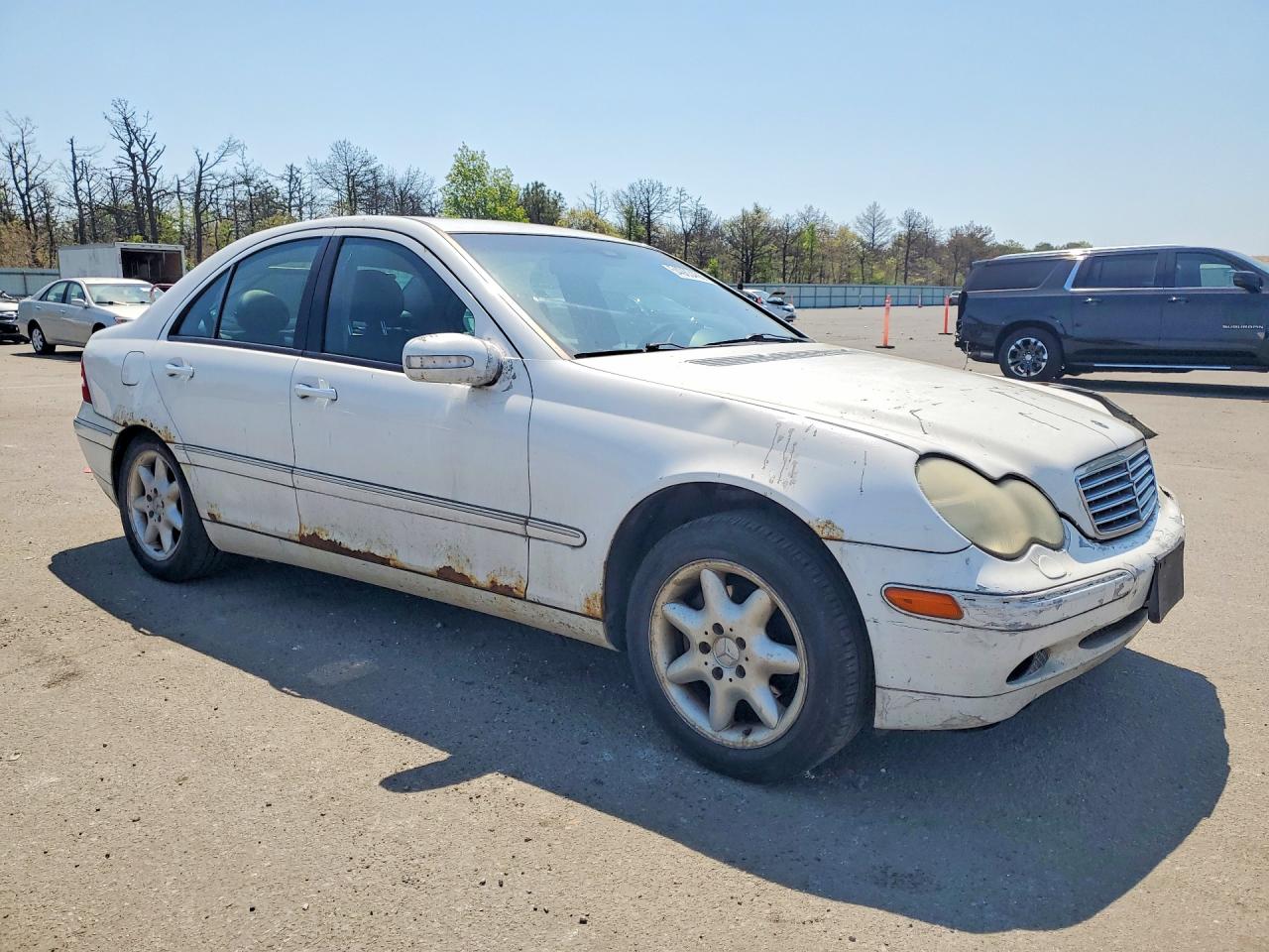 2001 Mercedes-benz C 240 White vin: WDBRF61JX1F080548