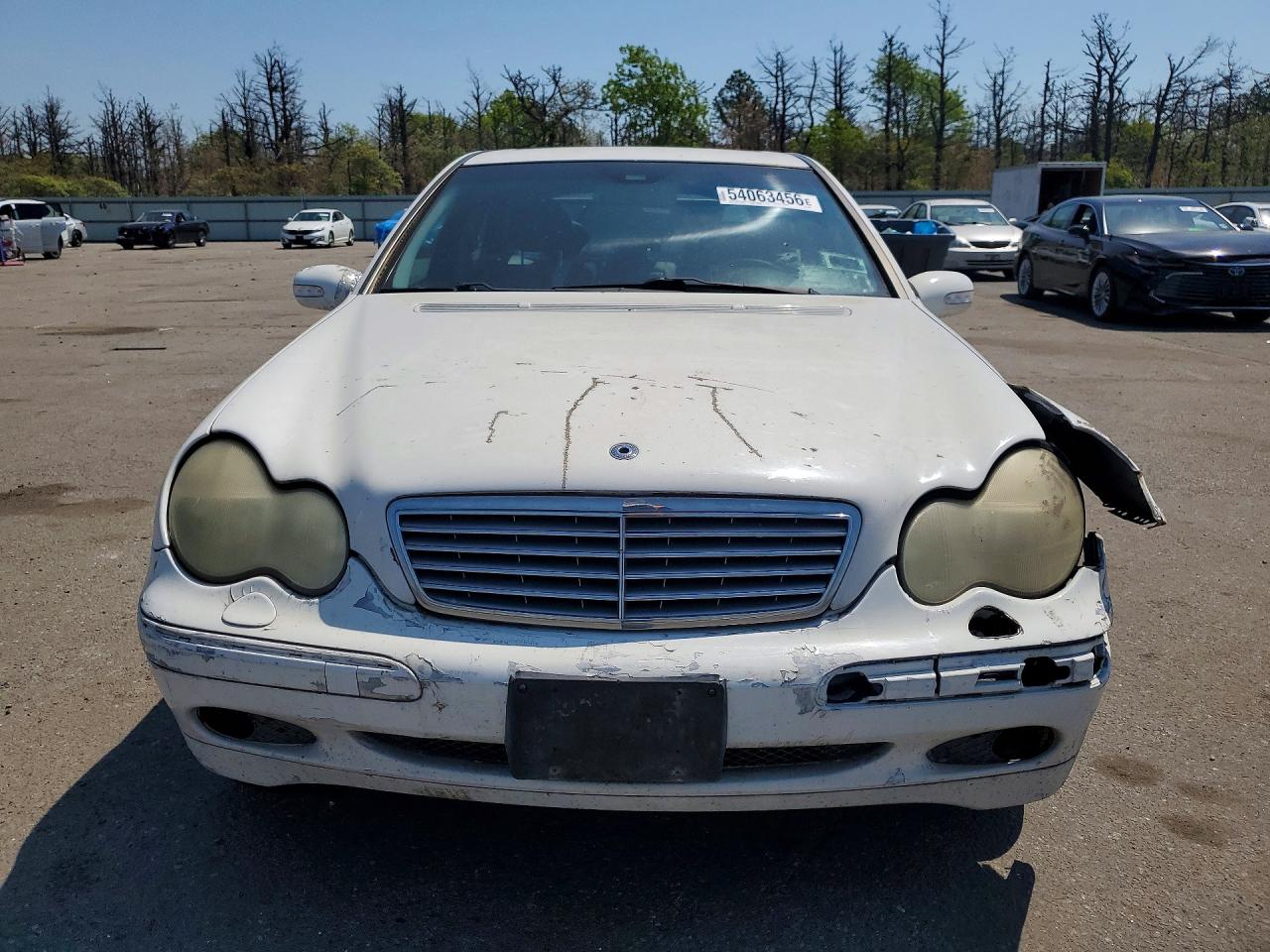2001 Mercedes-benz C 240 White vin: WDBRF61JX1F080548