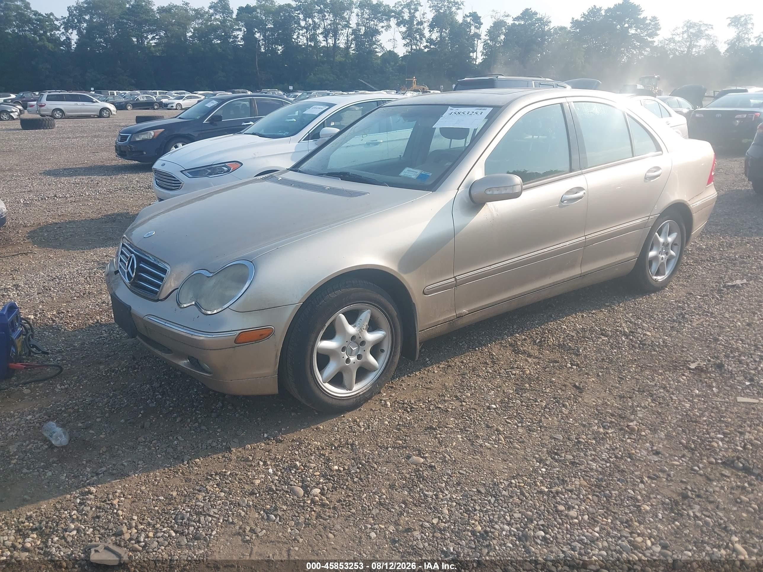 2002 Mercedes-benz C 240   Золотой vin: WDBRF61JX2F163589