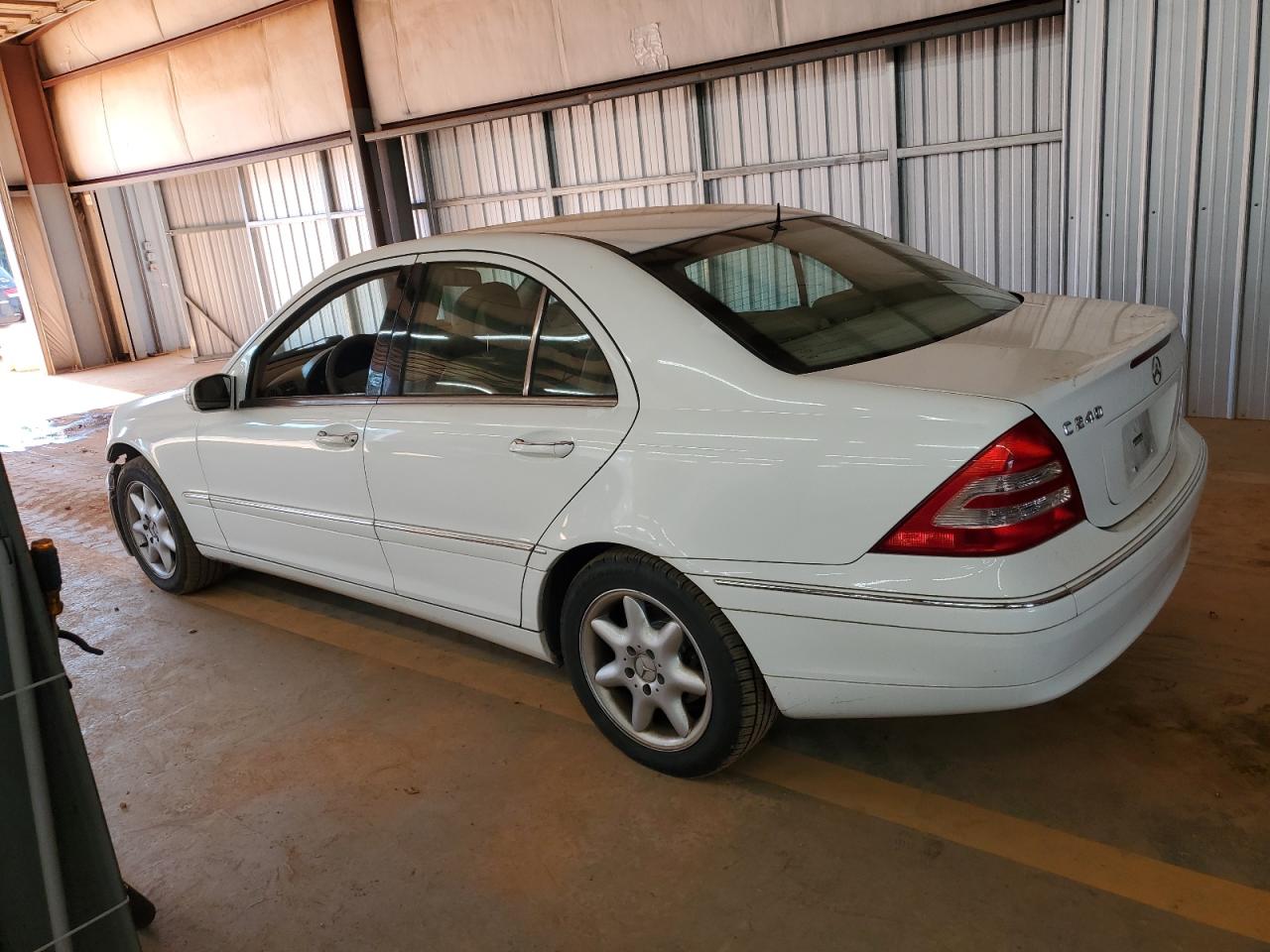 2002 Mercedes-benz C 240 Белый vin: WDBRF61JX2F172972