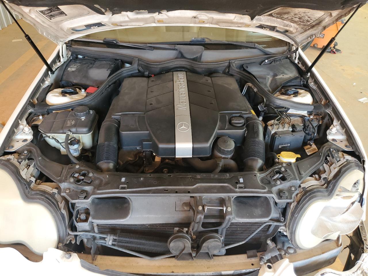 2002 Mercedes-benz C 240 Белый vin: WDBRF61JX2F172972