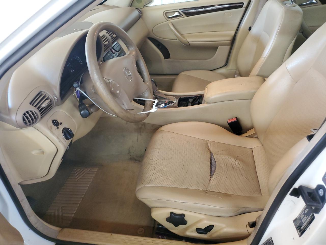 2002 Mercedes-benz C 240 Белый vin: WDBRF61JX2F172972