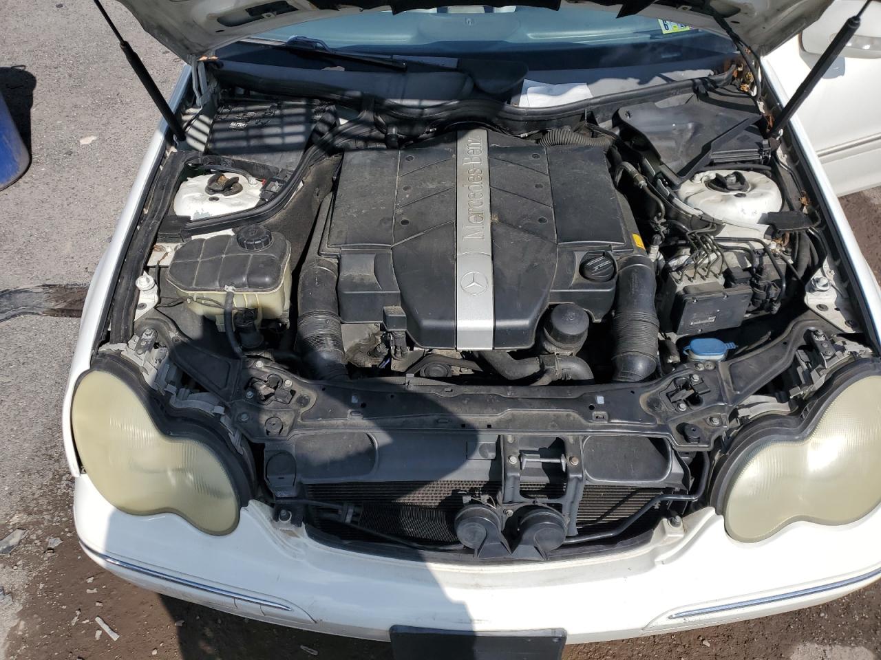 2002 Mercedes-benz C 240 White vin: WDBRF61JX2F179680