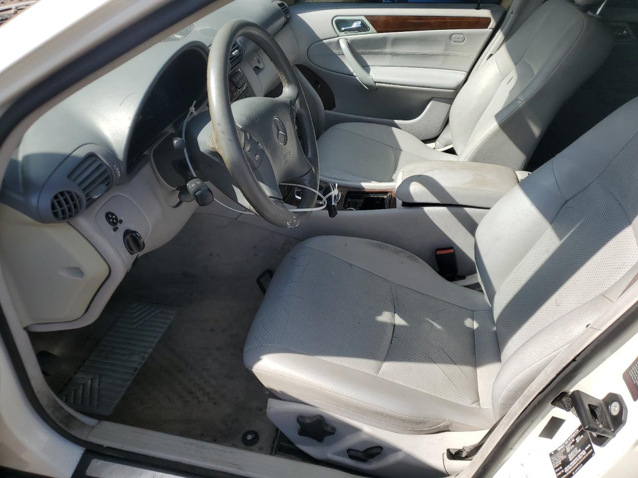 2002 Mercedes-benz C 240 White vin: WDBRF61JX2F179680